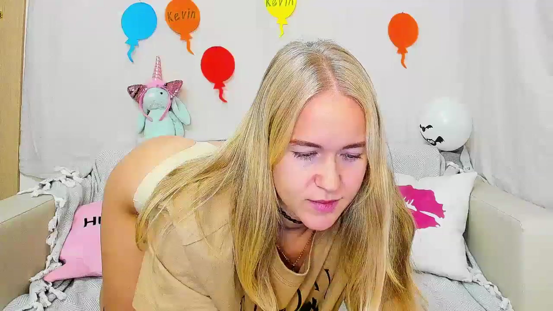 Gallery image thumbnail from Angel_Kristy's myfreecams stream on, 11/03/2023, 06:52 image 16 of 20