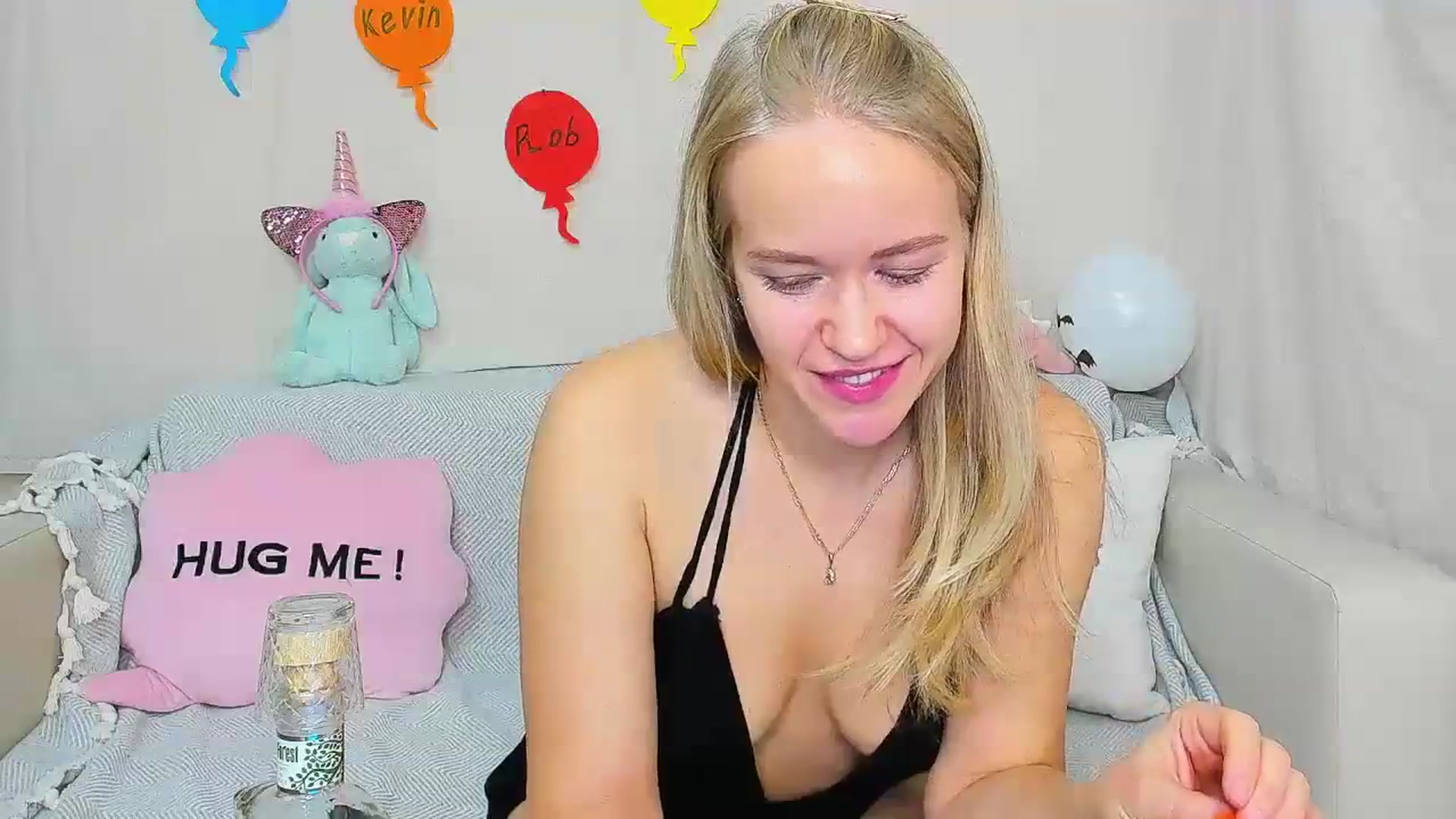 Gallery image thumbnail from Angel_Kristy's myfreecams stream on, 11/08/2023, 02:45 image 7 of 20
