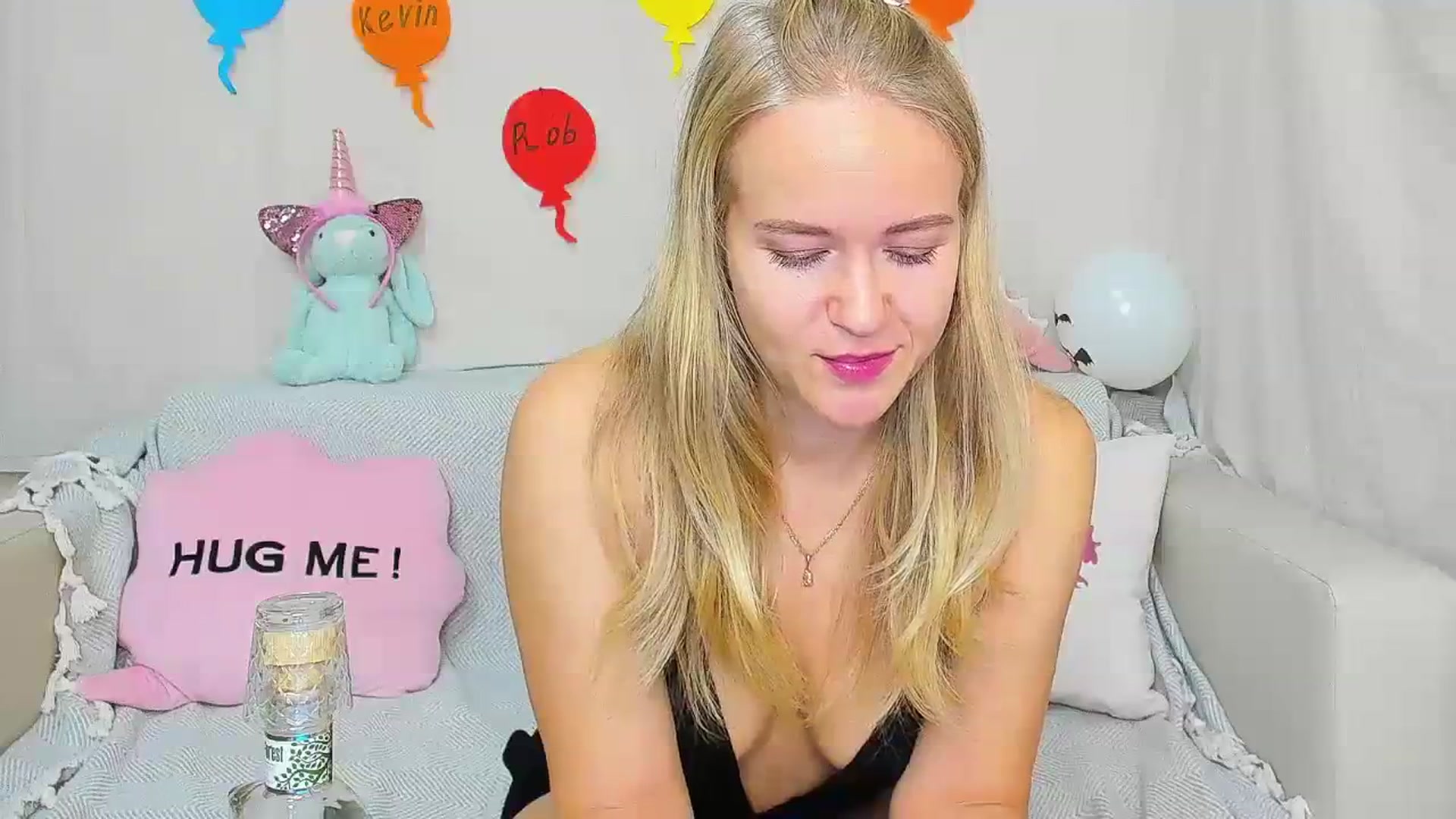 Gallery image thumbnail from Angel_Kristy's myfreecams stream on, 11/08/2023, 02:45 image 9 of 20