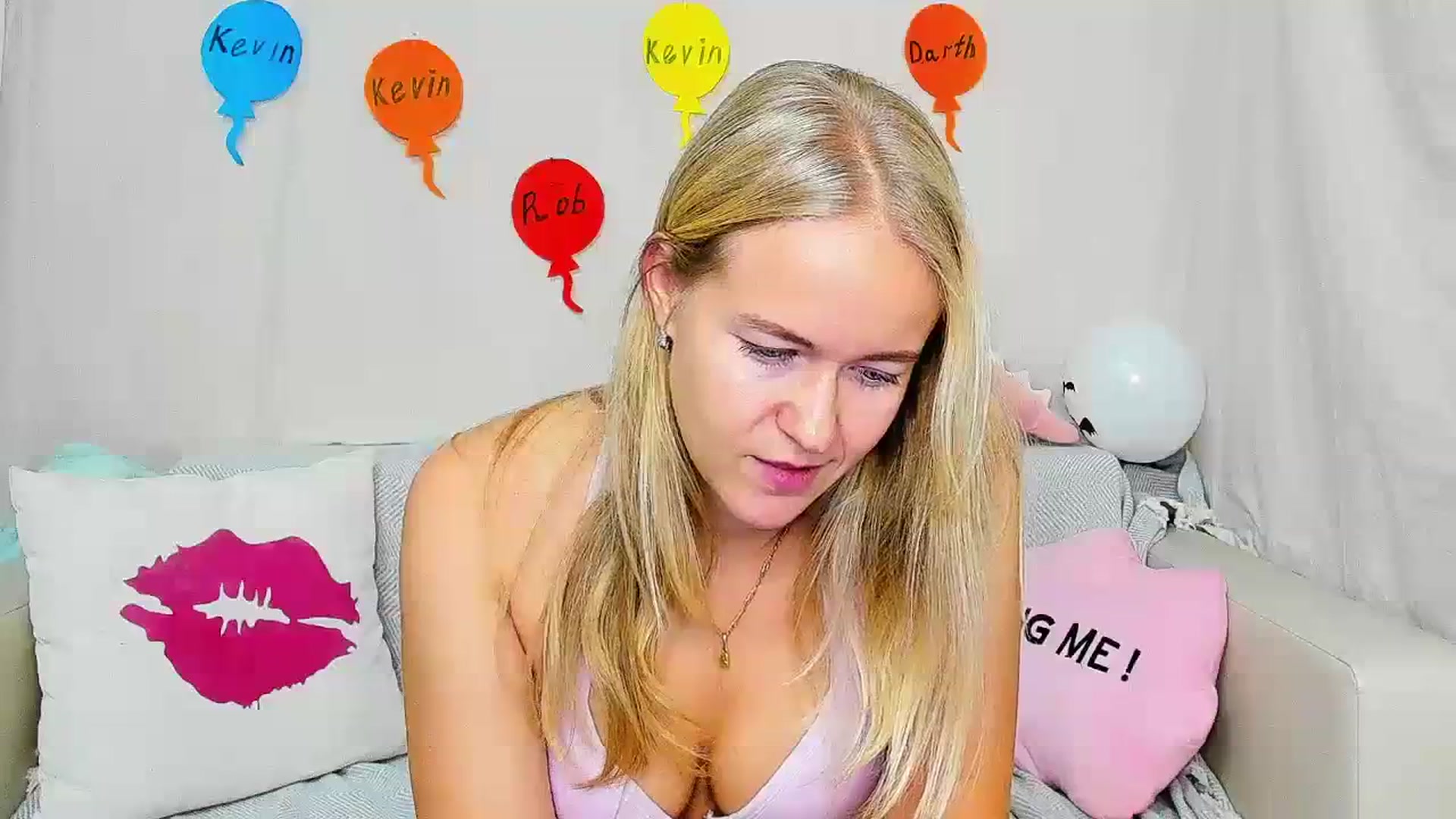 Gallery image thumbnail from Angel_Kristy's myfreecams stream on, 11/09/2023, 06:38 image 2 of 20