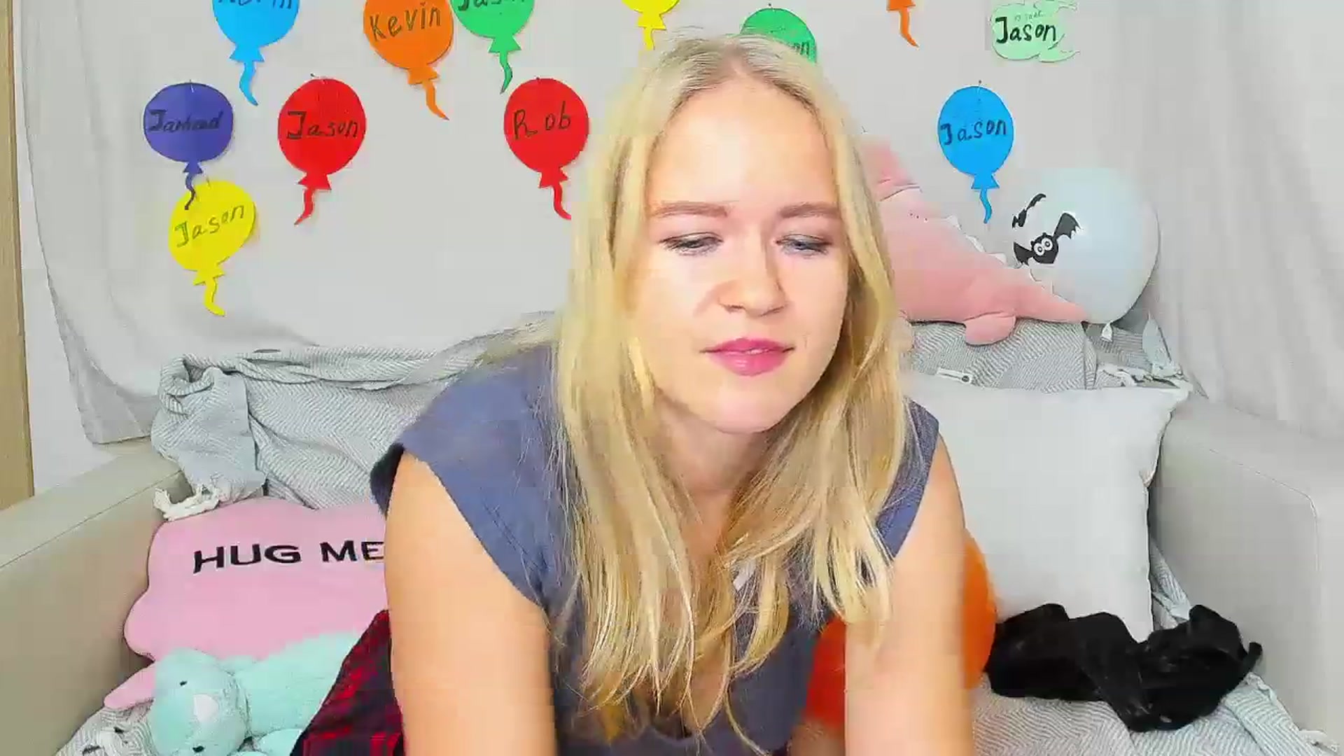 Gallery image thumbnail from Angel_Kristy's myfreecams stream on, 11/17/2023, 05:43 image 18 of 20