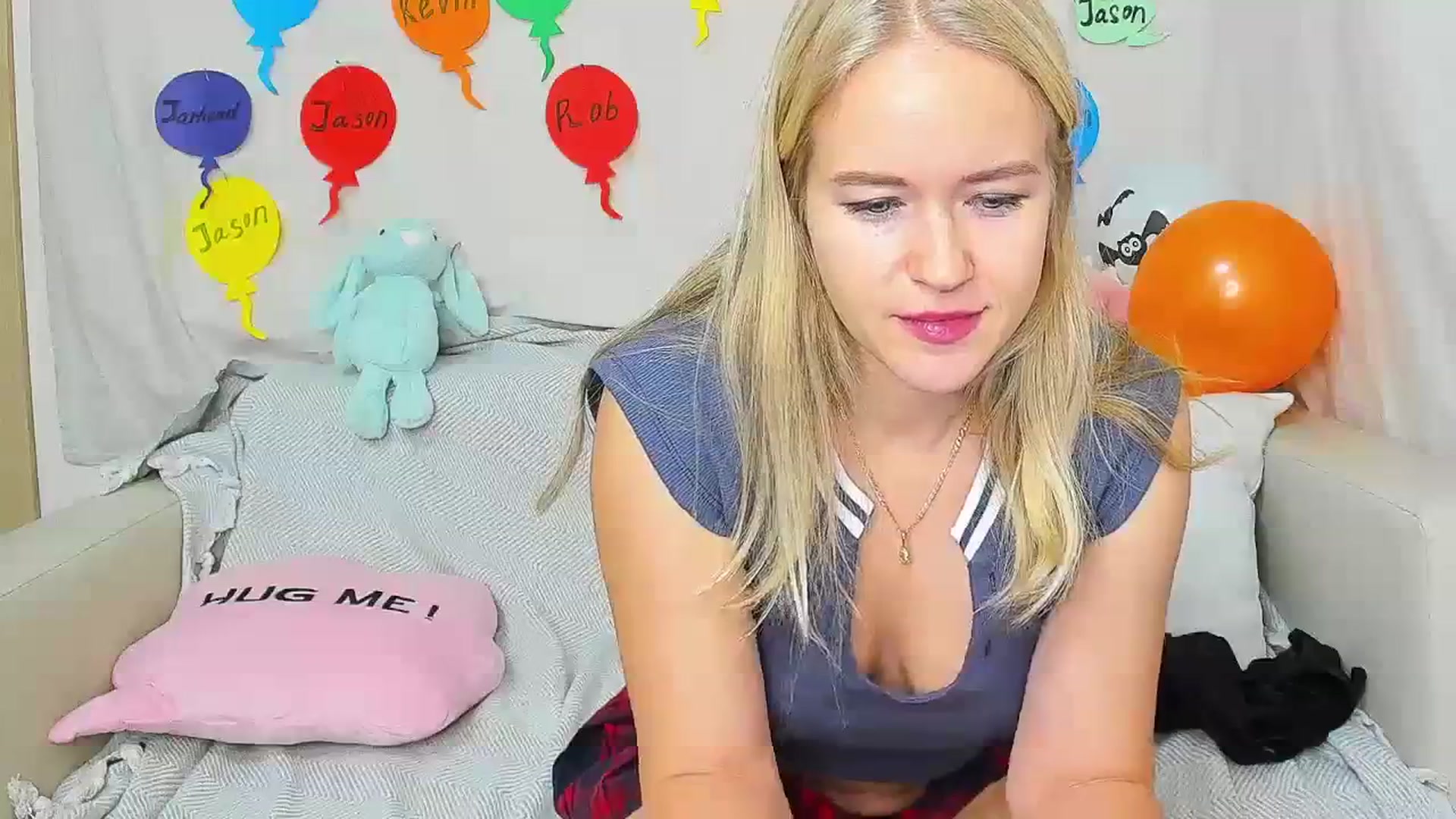 Gallery image thumbnail from Angel_Kristy's myfreecams stream on, 11/17/2023, 05:43 image 17 of 20