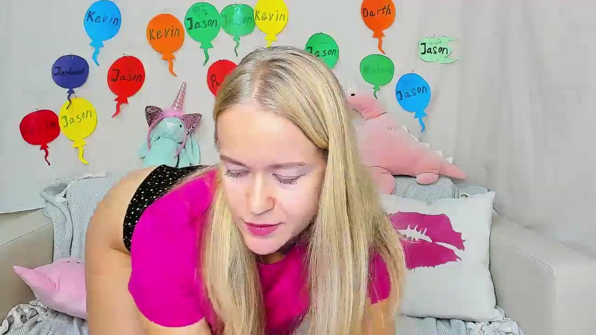 Gallery image thumbnail from Angel_Kristy's myfreecams stream on, 11/22/2023, 02:32 image 7 of 20