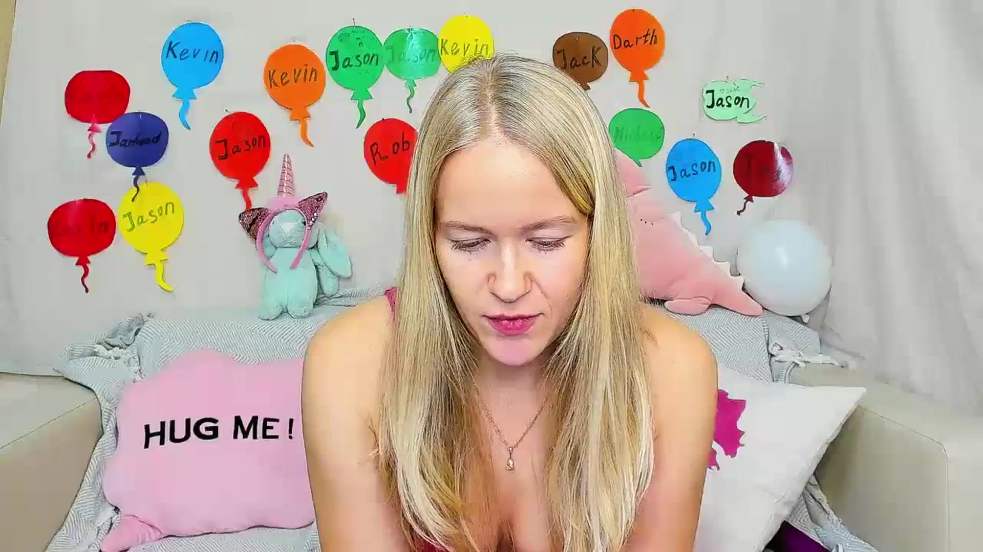 Gallery image thumbnail from Angel_Kristy's myfreecams stream on, 11/27/2023, 05:11 image 10 of 20