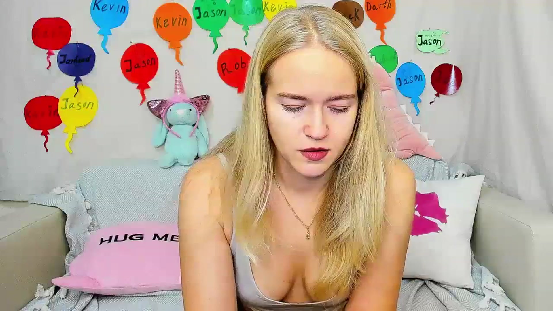 Gallery image thumbnail from Angel_Kristy's myfreecams stream on, 11/28/2023, 01:50 image 4 of 20