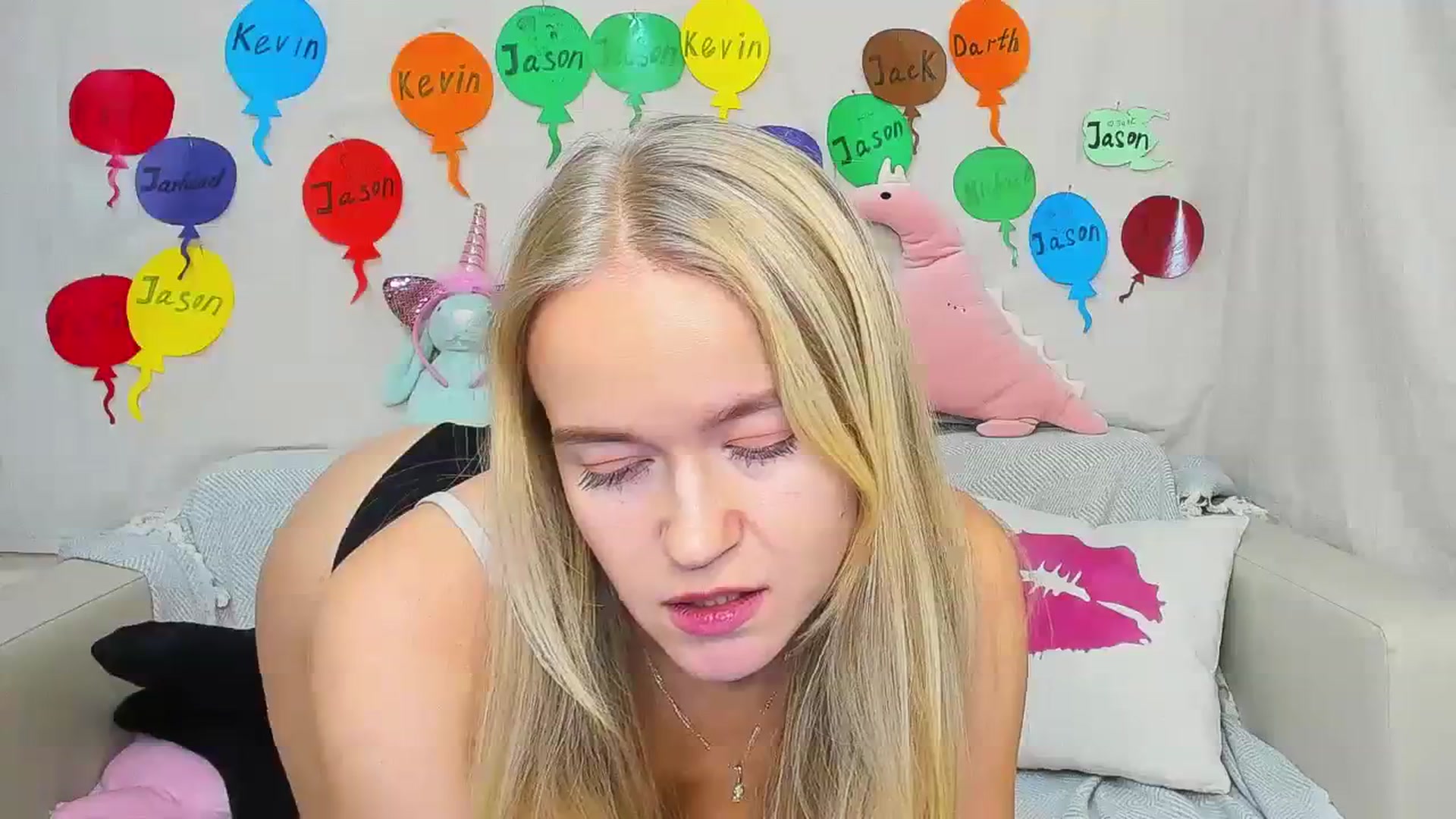Gallery image thumbnail from Angel_Kristy's myfreecams stream on, 11/28/2023, 06:00 image 16 of 20