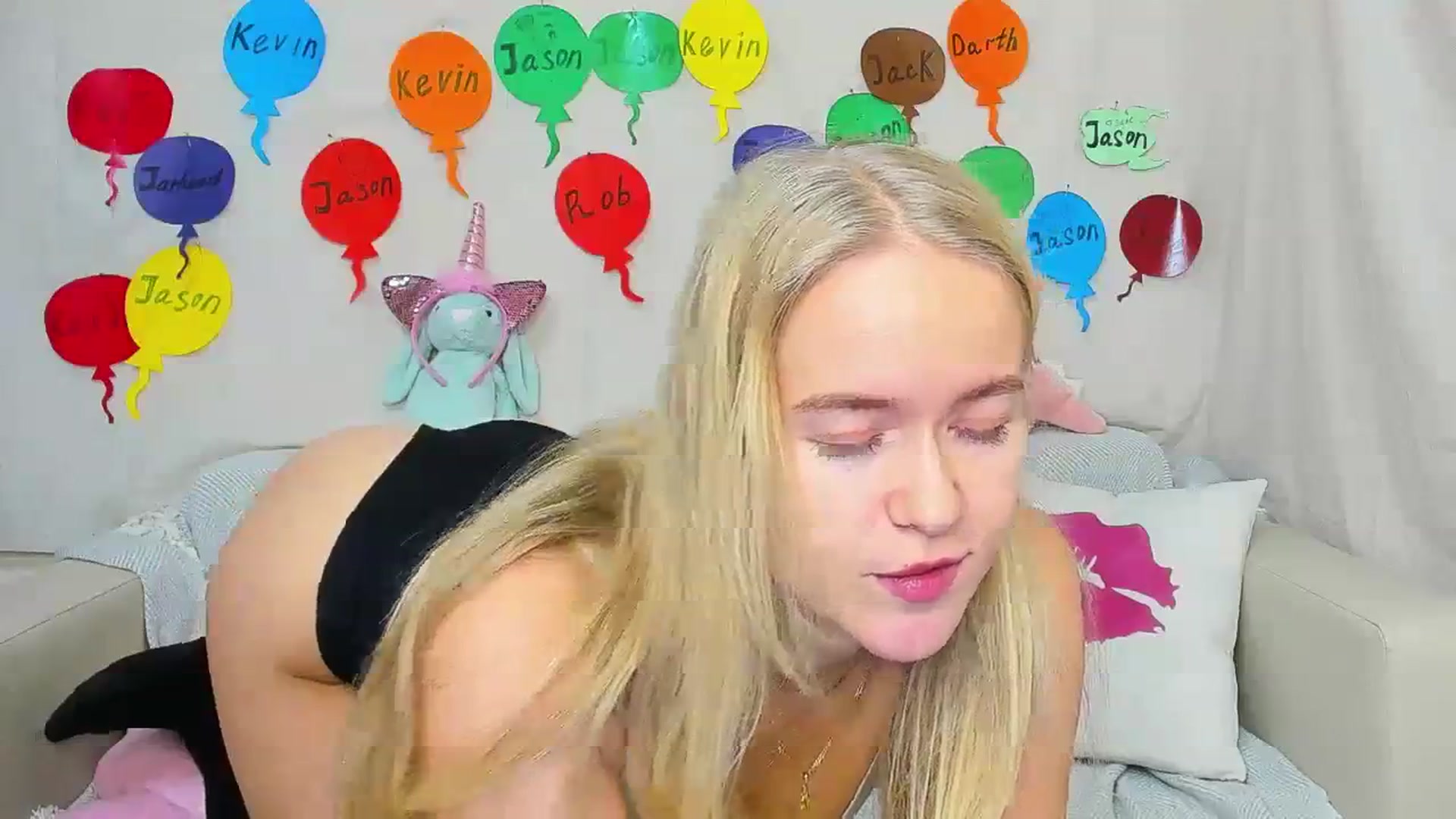 Gallery image thumbnail from Angel_Kristy's myfreecams stream on, 11/28/2023, 06:00 image 14 of 20