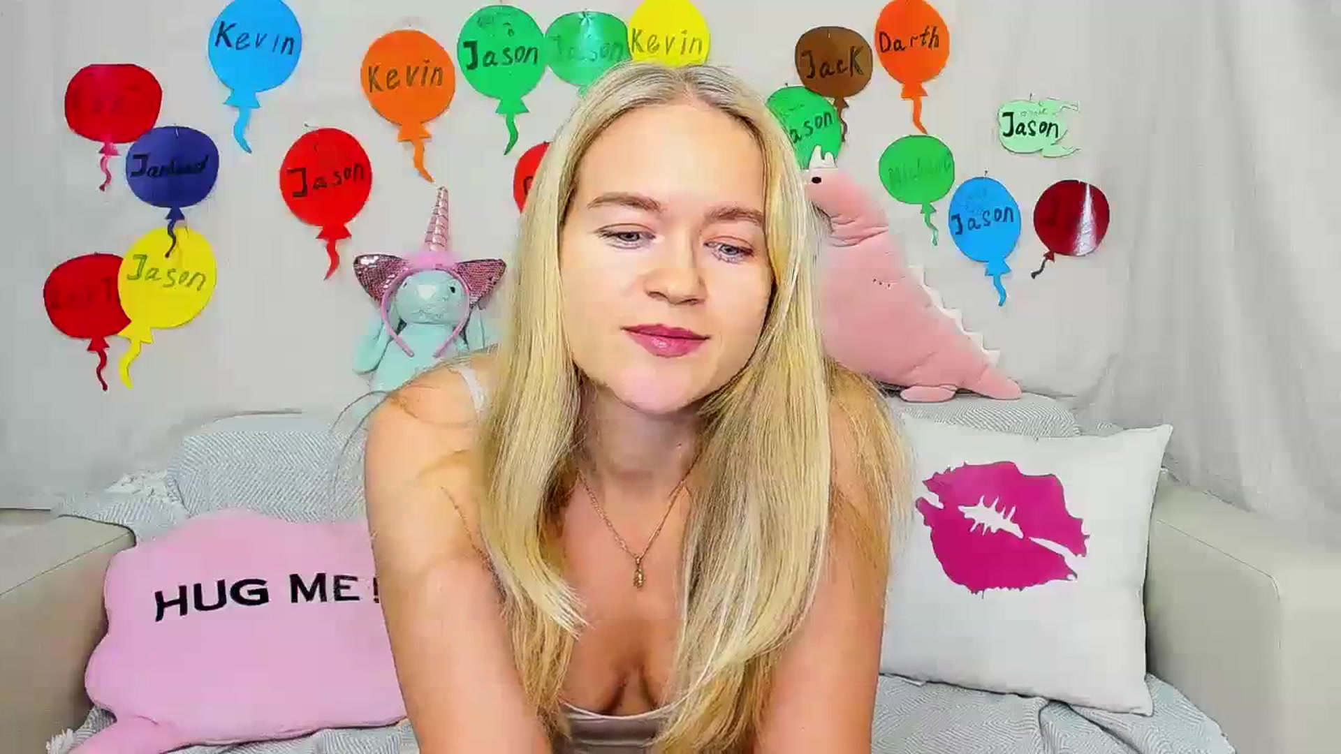 Gallery image thumbnail from Angel_Kristy's myfreecams stream on, 11/28/2023, 06:00 image 4 of 20