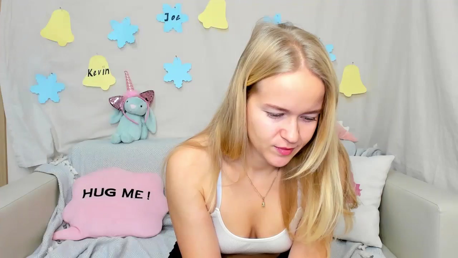 Gallery image thumbnail from Angel_Kristy's myfreecams stream on, 12/06/2023, 01:47 image 5 of 20