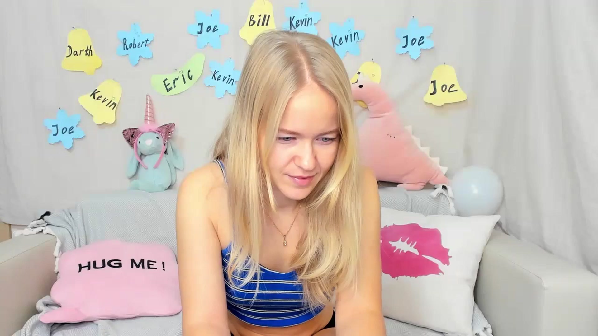 Gallery image thumbnail from Angel_Kristy's myfreecams stream on, 12/20/2023, 02:45 image 4 of 20