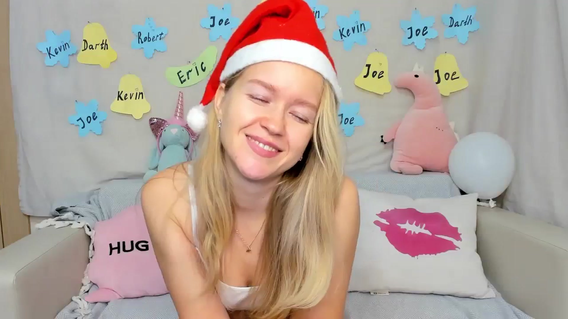Gallery image thumbnail from Angel_Kristy's myfreecams stream on, 12/25/2023, 03:48 image 10 of 20