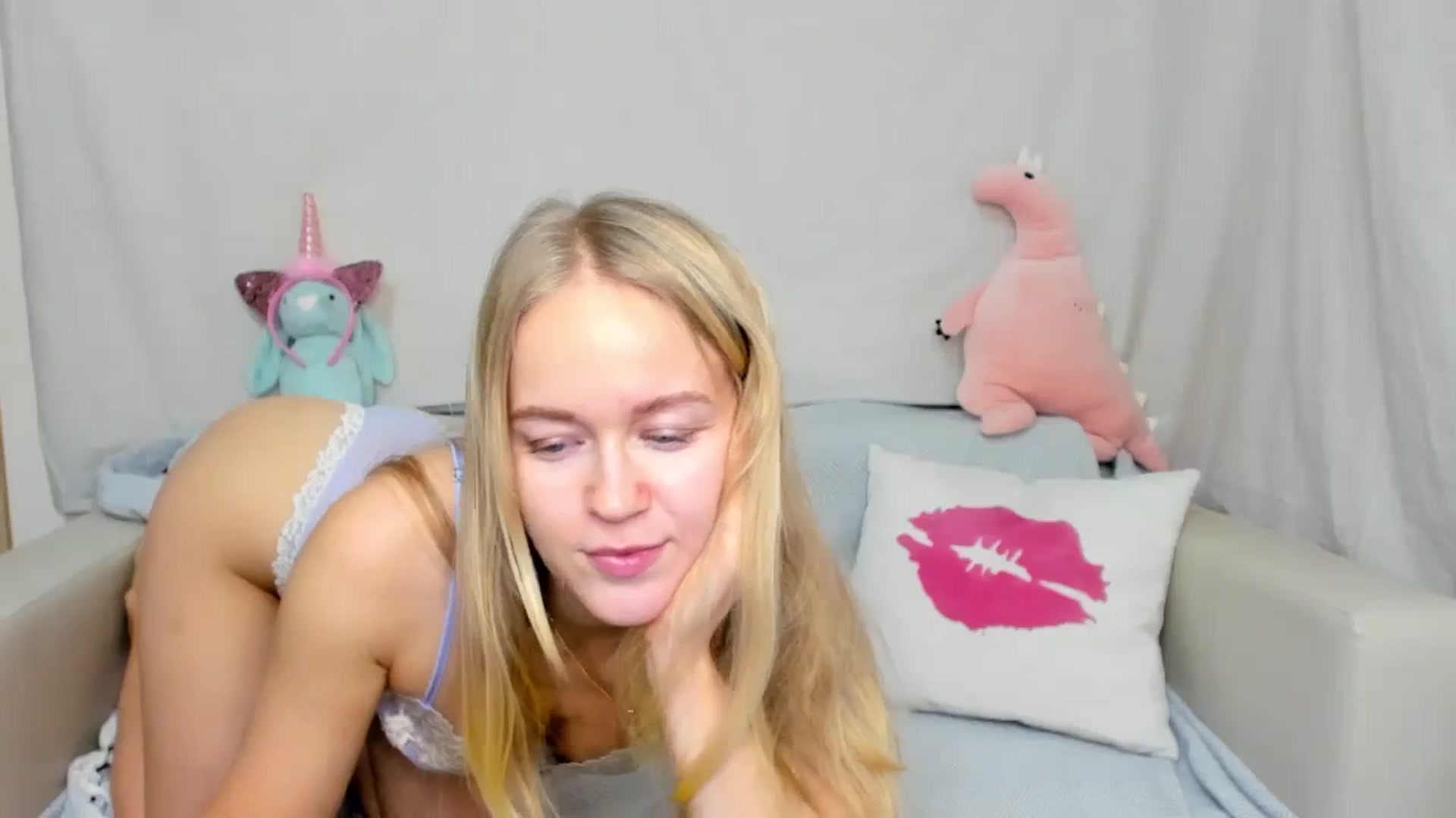 Gallery image thumbnail from Angel_Kristy's myfreecams stream on, 01/03/2024, 05:21 image 11 of 20