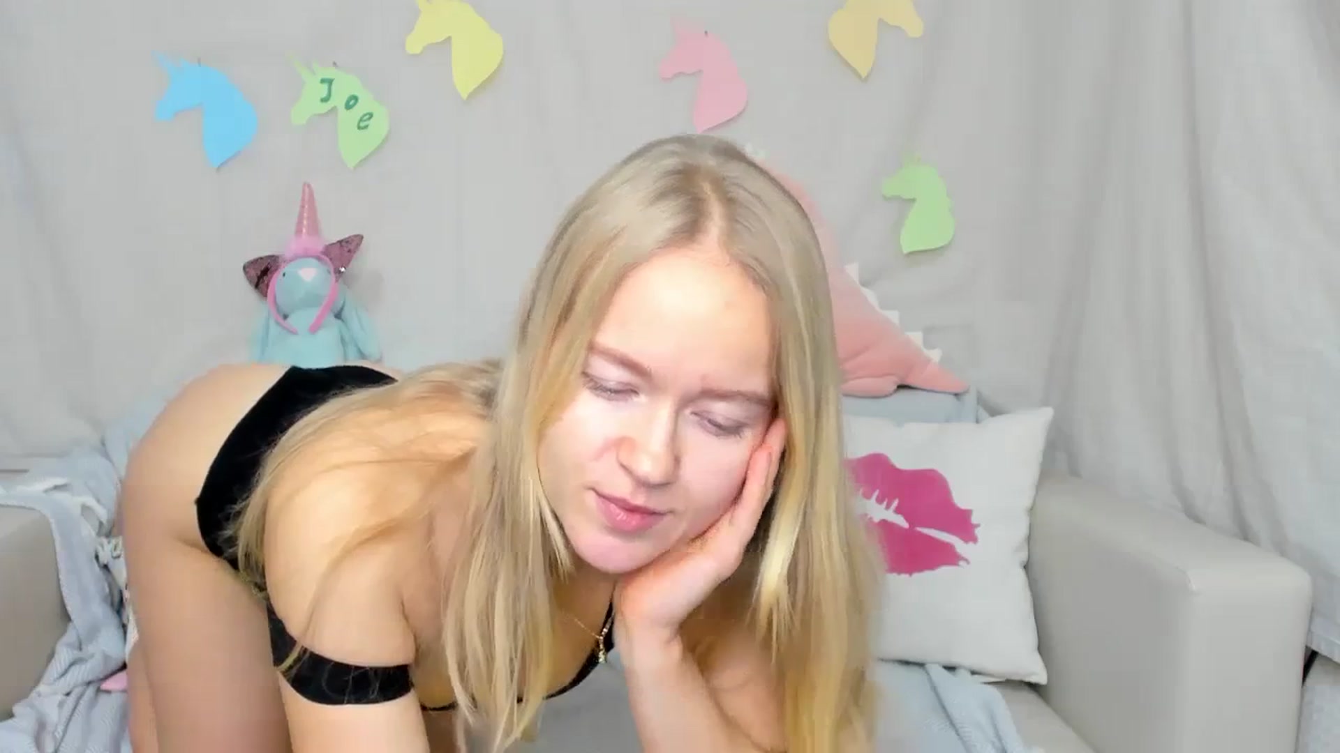 Gallery image thumbnail from Angel_Kristy's myfreecams stream on, 01/09/2024, 04:01 image 4 of 20