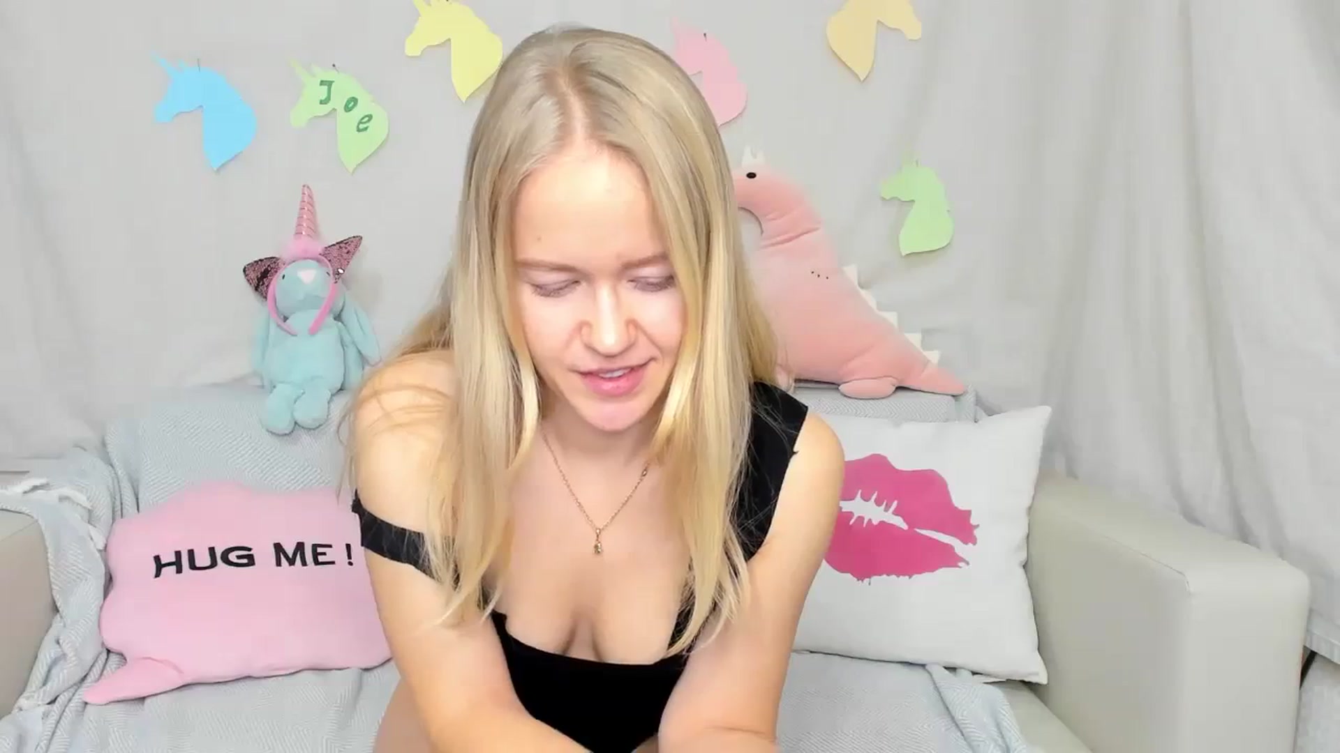 Gallery image thumbnail from Angel_Kristy's myfreecams stream on, 01/09/2024, 04:01 image 3 of 20