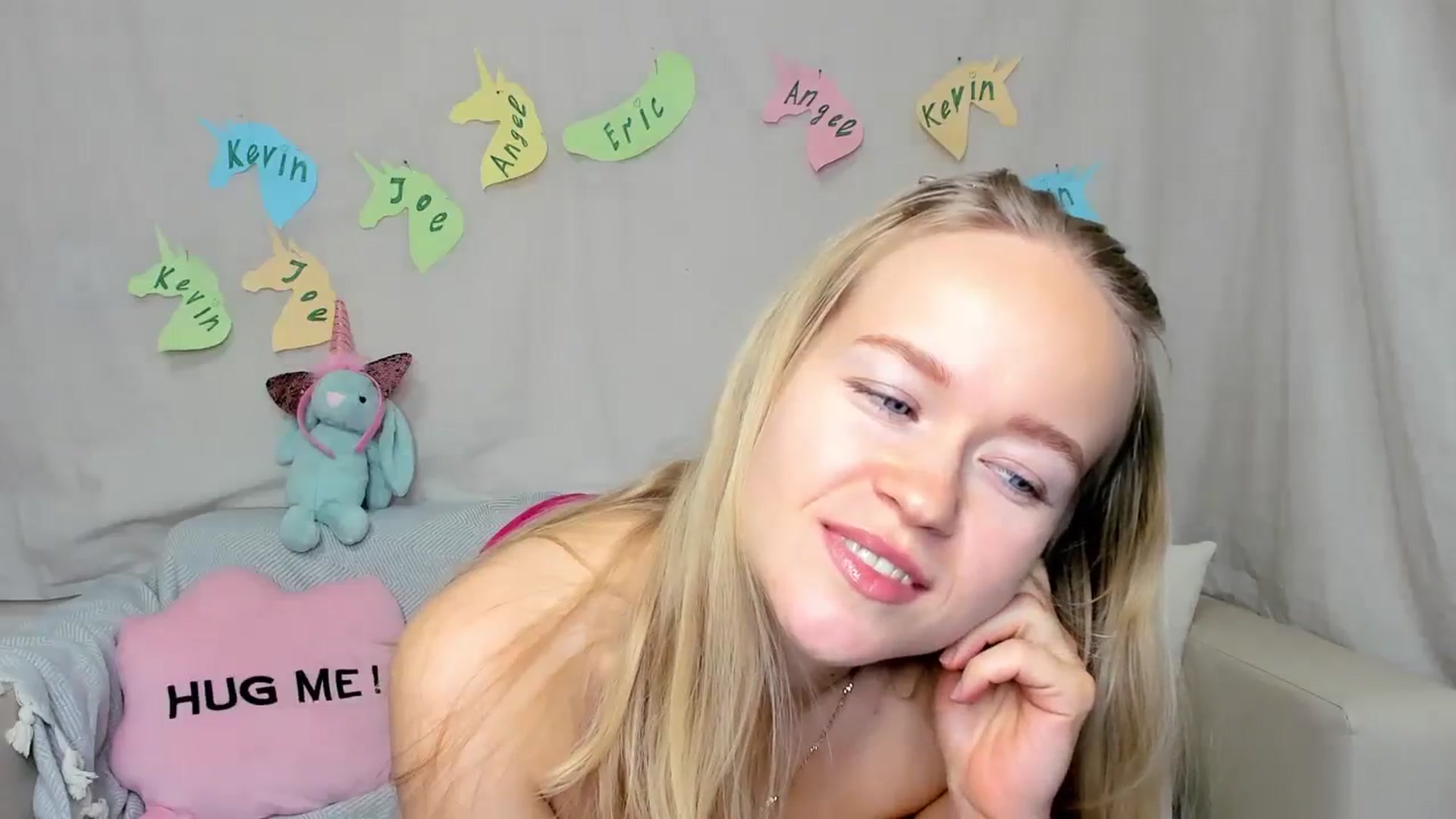 Gallery image thumbnail from Angel_Kristy's myfreecams stream on, 01/18/2024, 02:46 image 4 of 20