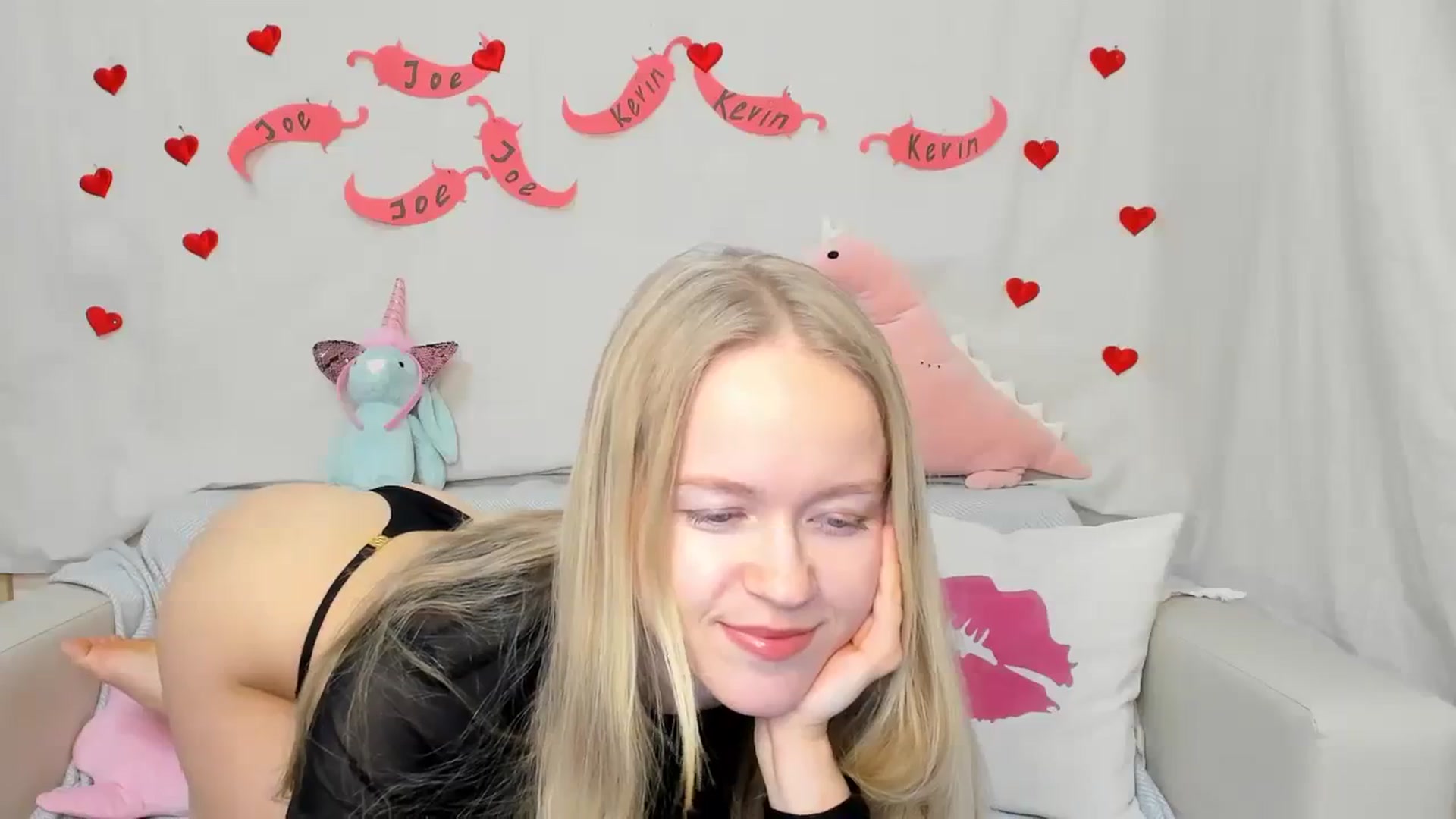 Gallery image thumbnail from Angel_Kristy's myfreecams stream on, 02/14/2024, 06:06 image 4 of 20