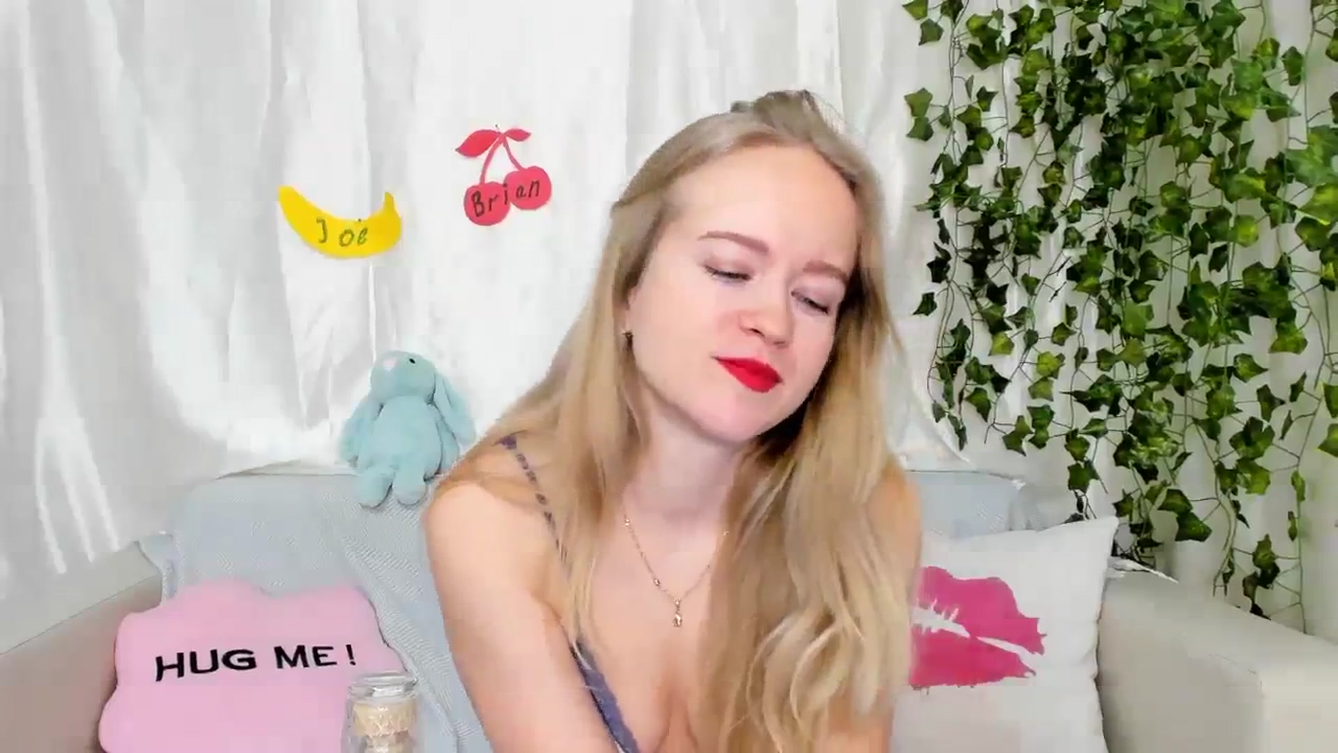 Gallery image thumbnail from Angel_Kristy's myfreecams stream on, 03/09/2024, 03:32 image 15 of 20