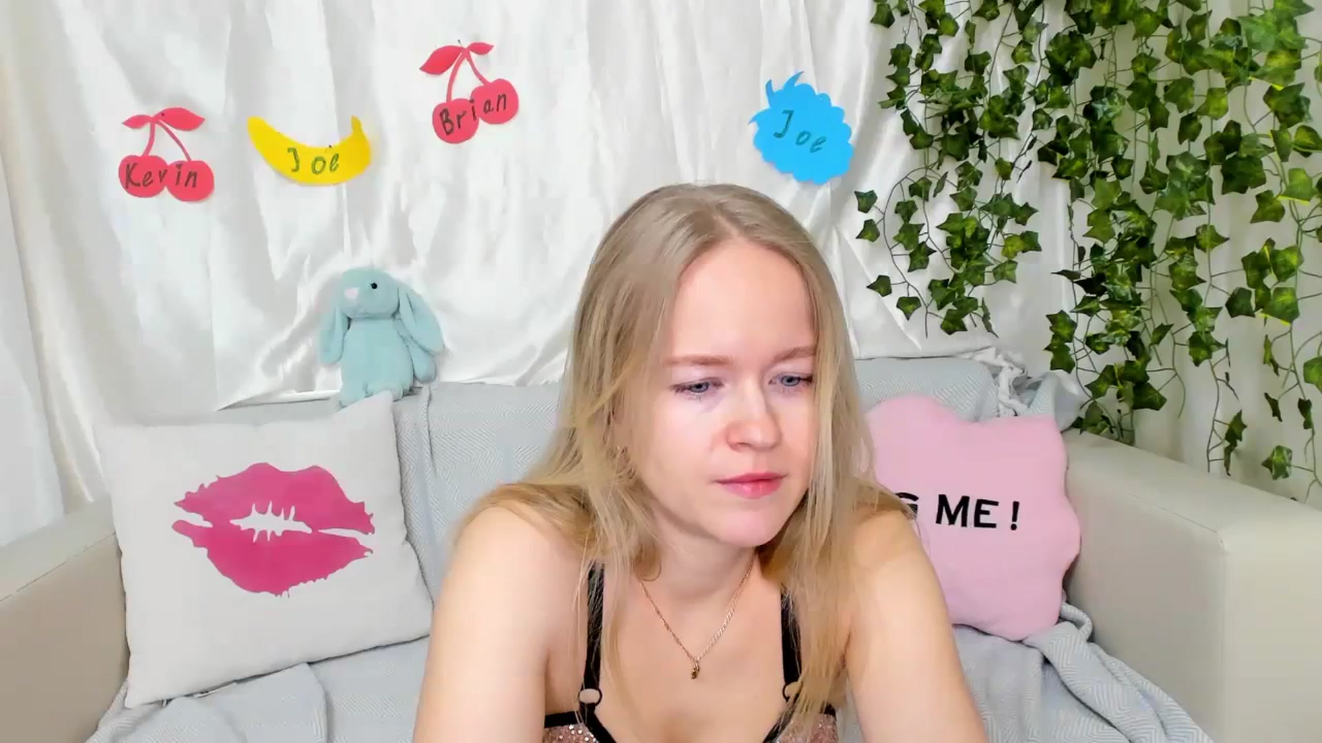 Gallery image thumbnail from Angel_Kristy's myfreecams stream on, 03/13/2024, 04:03 image 11 of 20