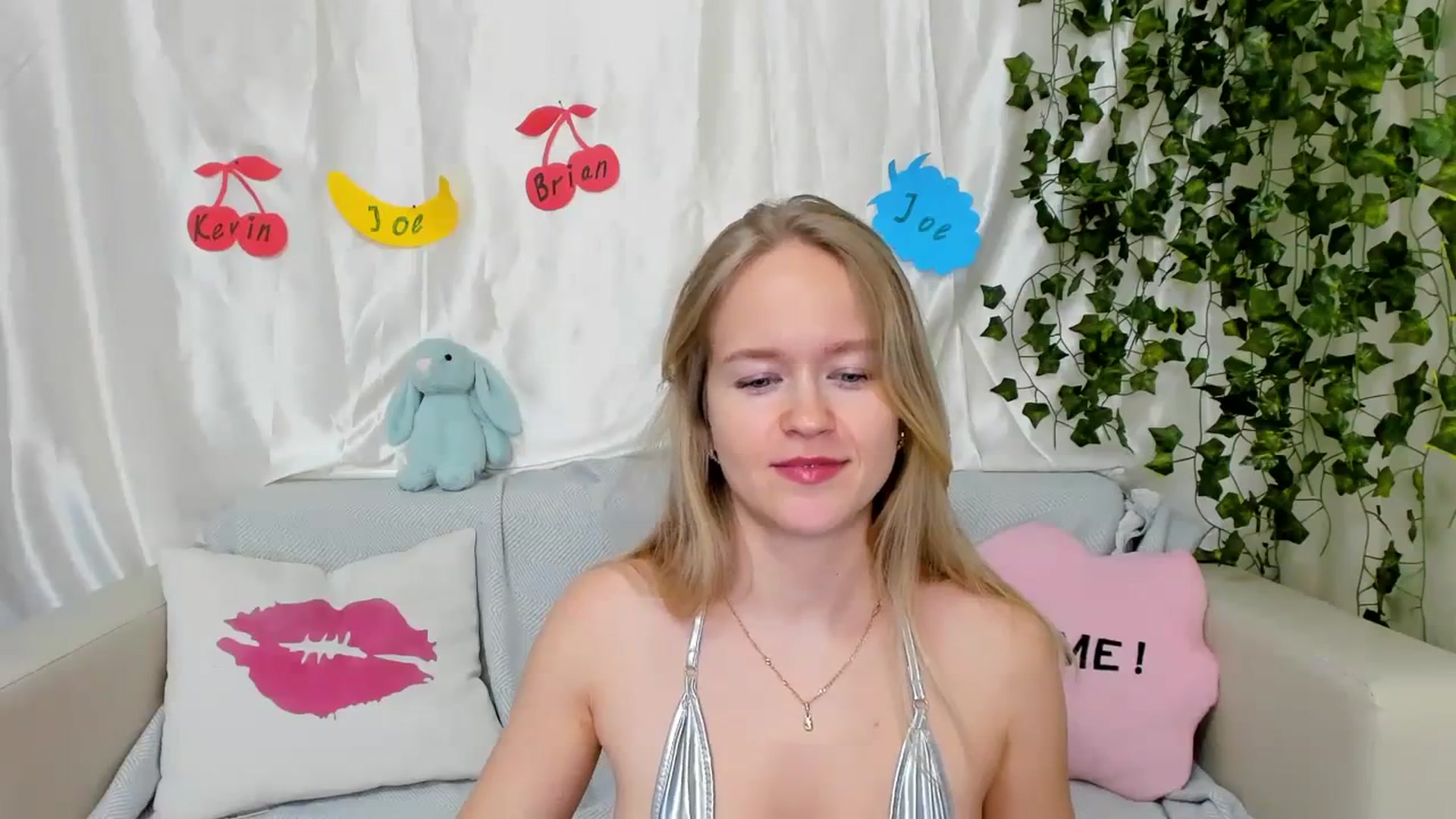 Gallery image thumbnail from Angel_Kristy's myfreecams stream on, 03/13/2024, 06:14 image 12 of 20