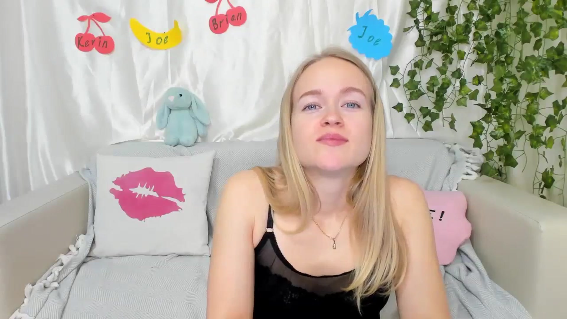 Gallery image thumbnail from Angel_Kristy's myfreecams stream on, 03/14/2024, 03:18 image 19 of 20