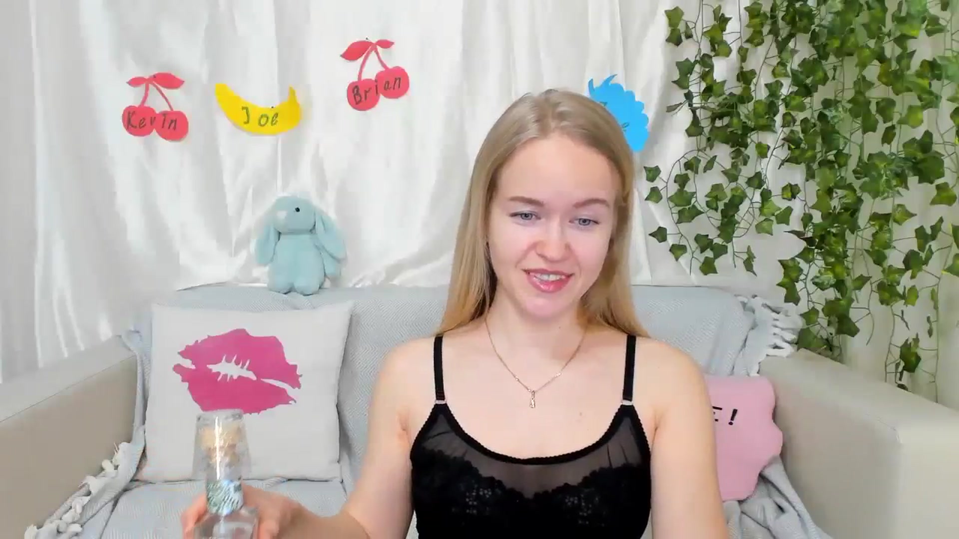 Gallery image thumbnail from Angel_Kristy's myfreecams stream on, 03/14/2024, 03:18 image 13 of 20