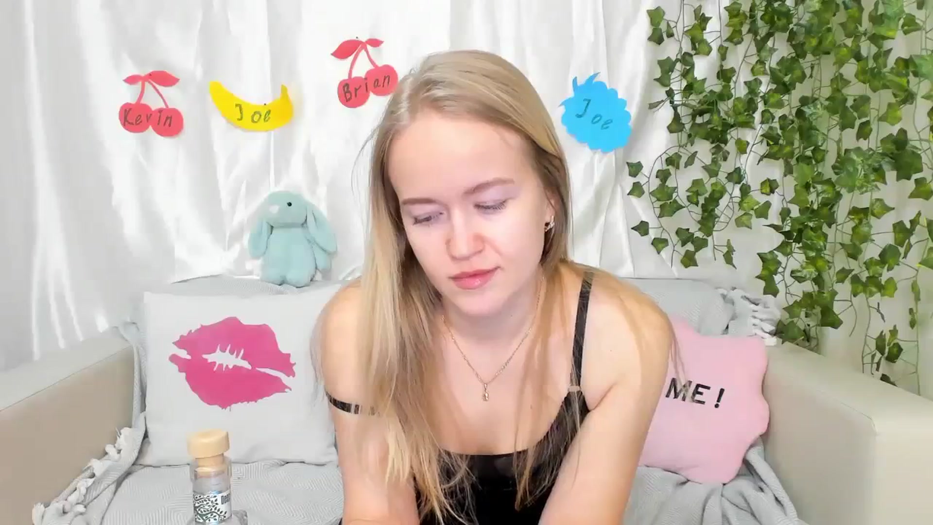 Gallery image thumbnail from Angel_Kristy's myfreecams stream on, 03/14/2024, 03:18 image 5 of 20