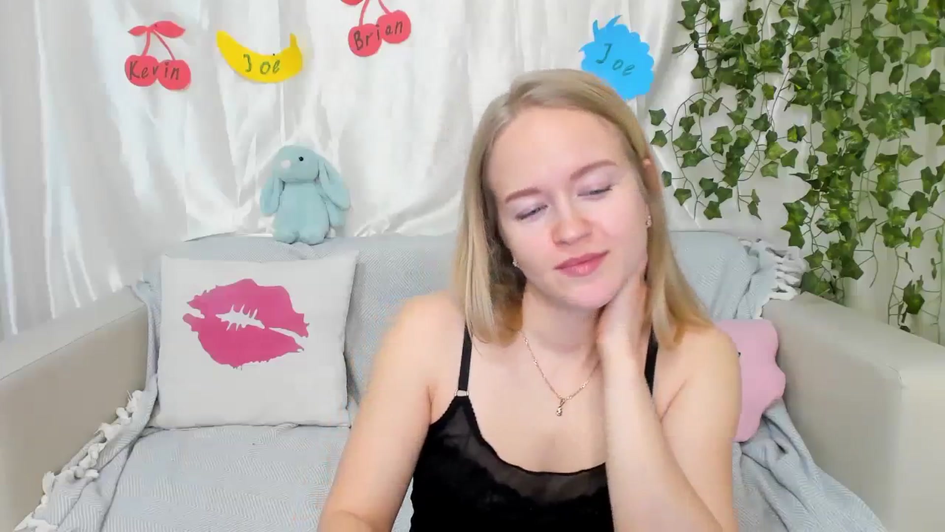 Gallery image thumbnail from Angel_Kristy's myfreecams stream on, 03/14/2024, 03:18 image 15 of 20