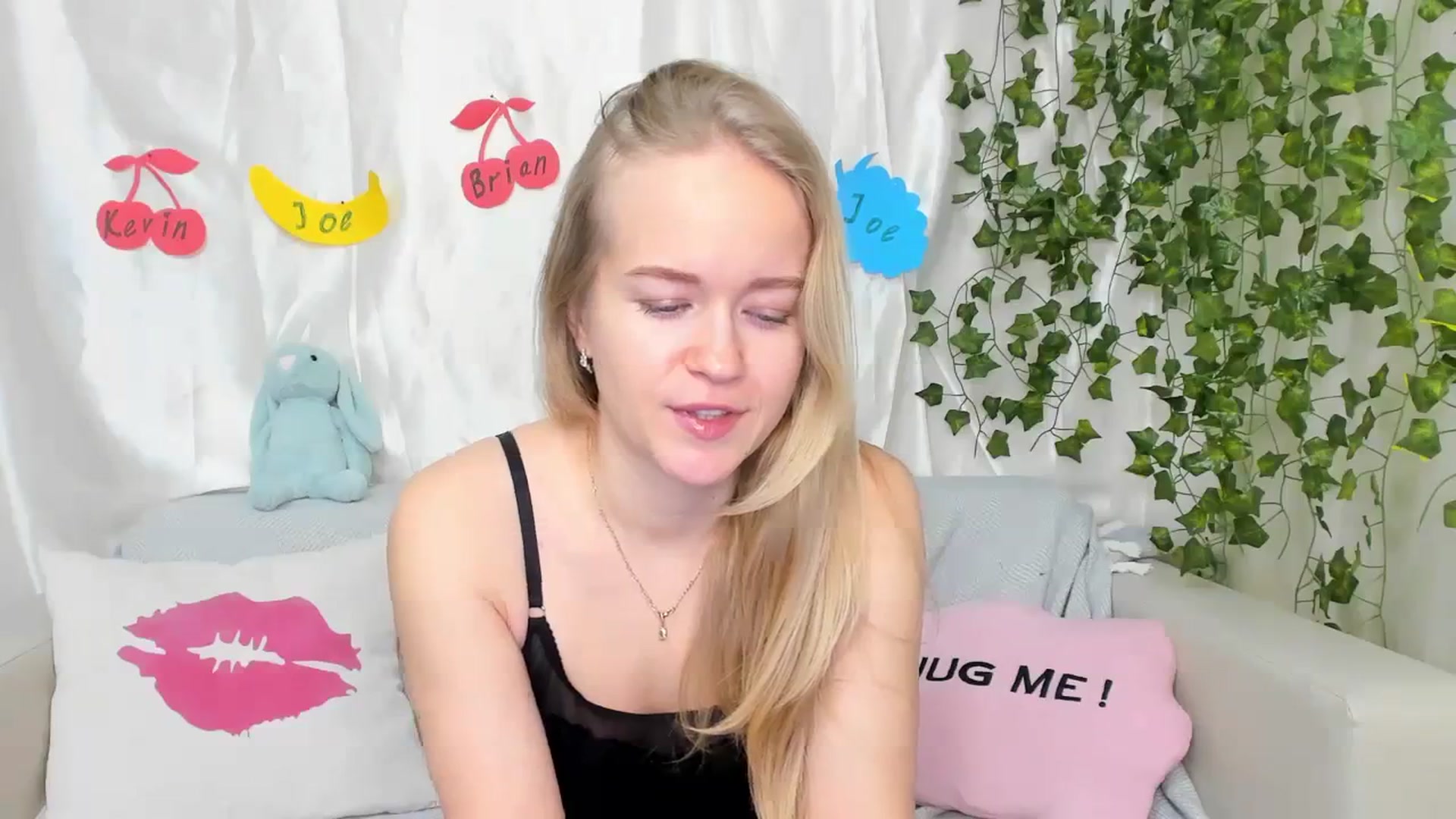 Gallery image thumbnail from Angel_Kristy's myfreecams stream on, 03/18/2024, 02:42 image 20 of 20