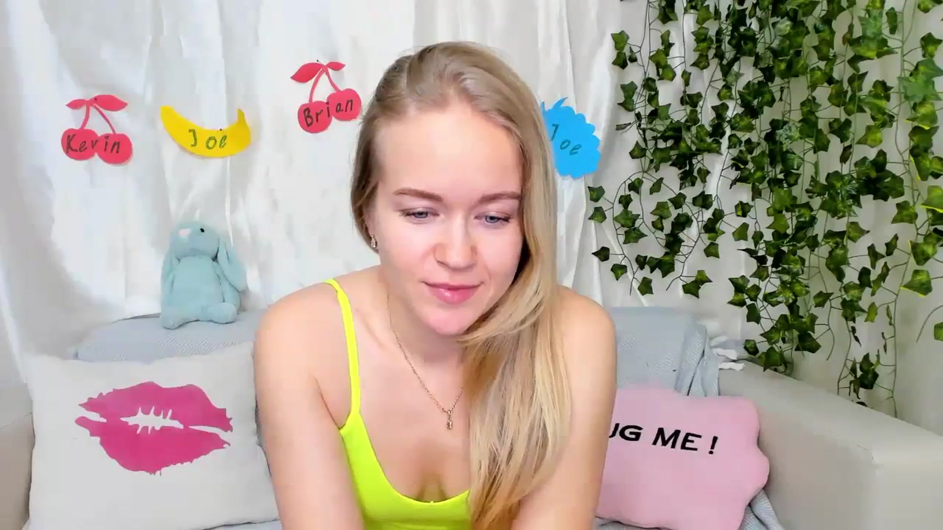 Gallery image thumbnail from Angel_Kristy's myfreecams stream on, 03/18/2024, 02:42 image 14 of 20