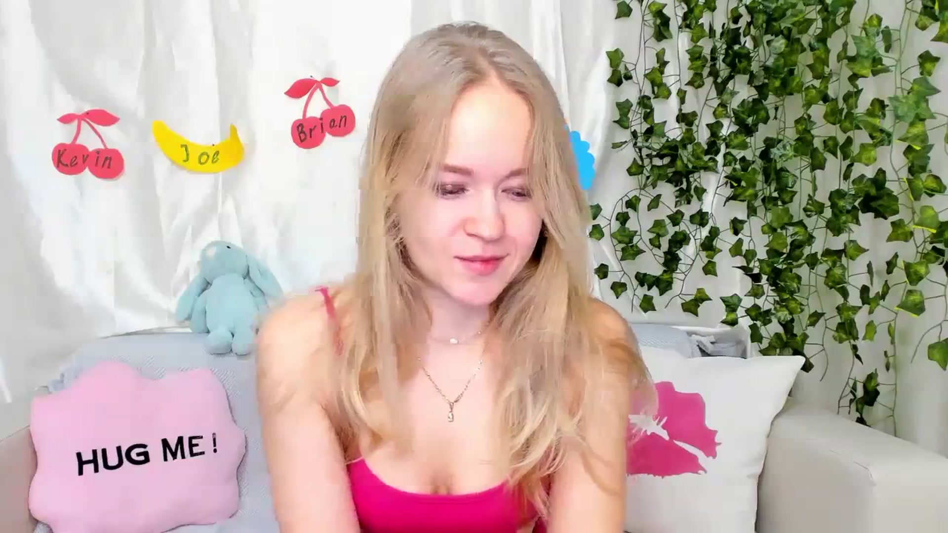 Gallery image thumbnail from Angel_Kristy's myfreecams stream on, 03/19/2024, 01:38 image 10 of 20