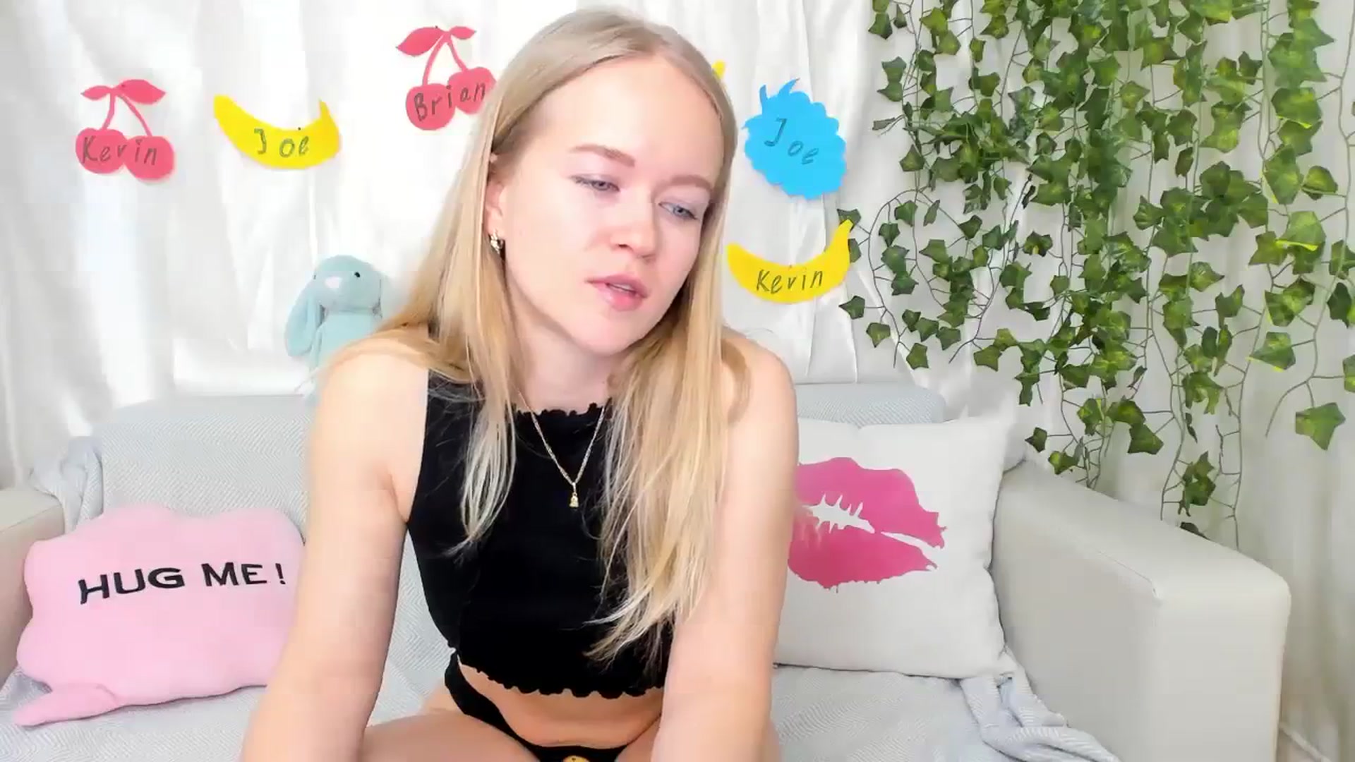 Gallery image thumbnail from Angel_Kristy's myfreecams stream on, 03/27/2024, 03:05 image 15 of 20