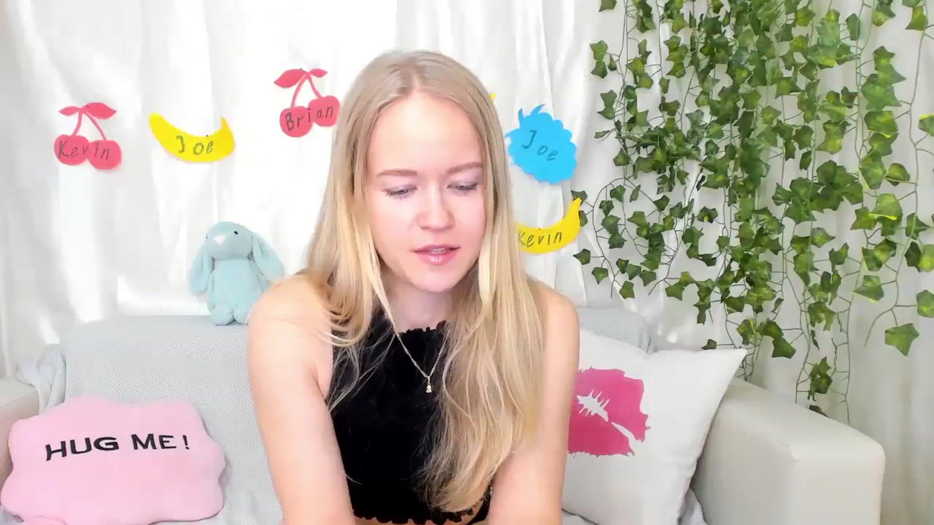 Gallery image thumbnail from Angel_Kristy's myfreecams stream on, 03/27/2024, 03:05 image 19 of 20