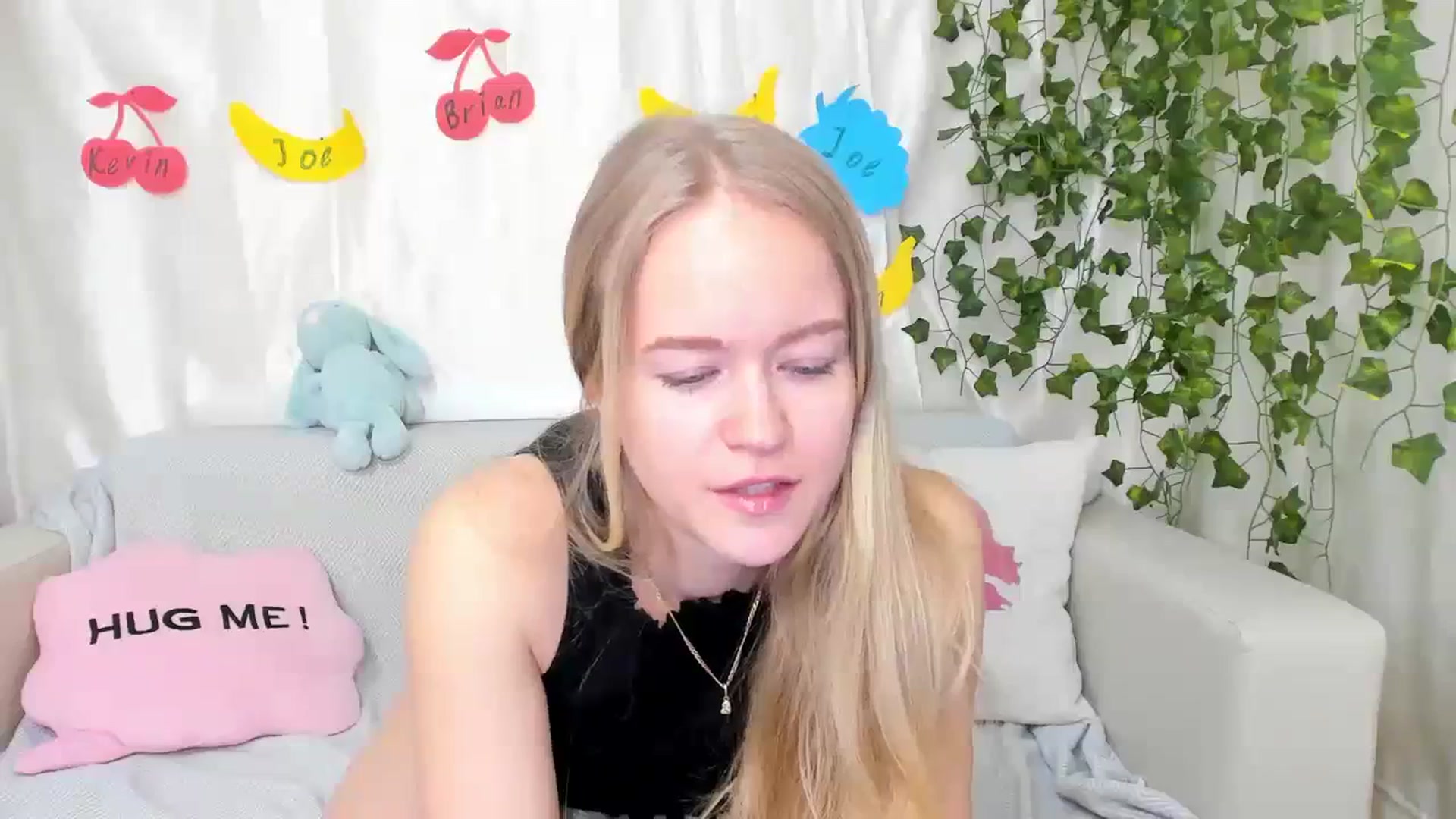 Gallery image thumbnail from Angel_Kristy's myfreecams stream on, 03/27/2024, 03:05 image 4 of 20