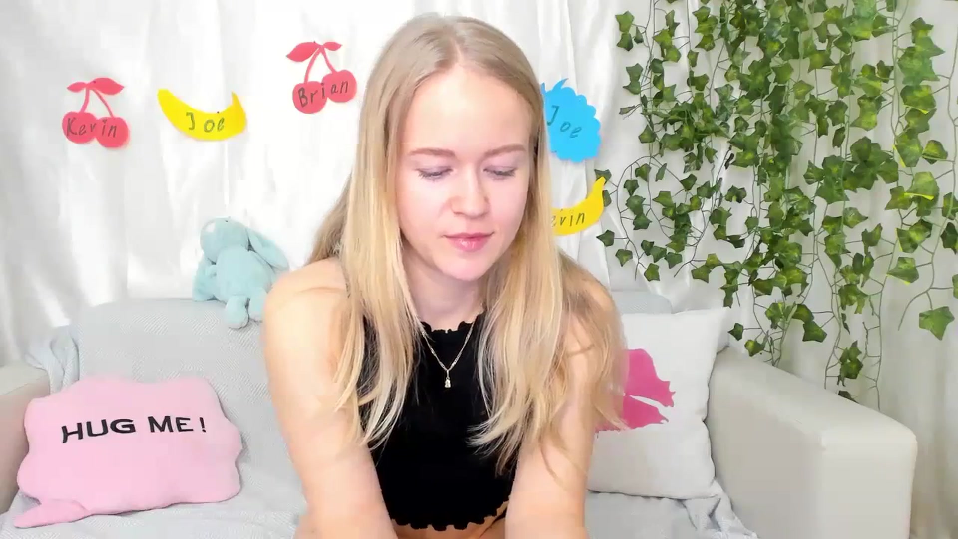 Gallery image thumbnail from Angel_Kristy's myfreecams stream on, 03/27/2024, 03:05 image 2 of 20
