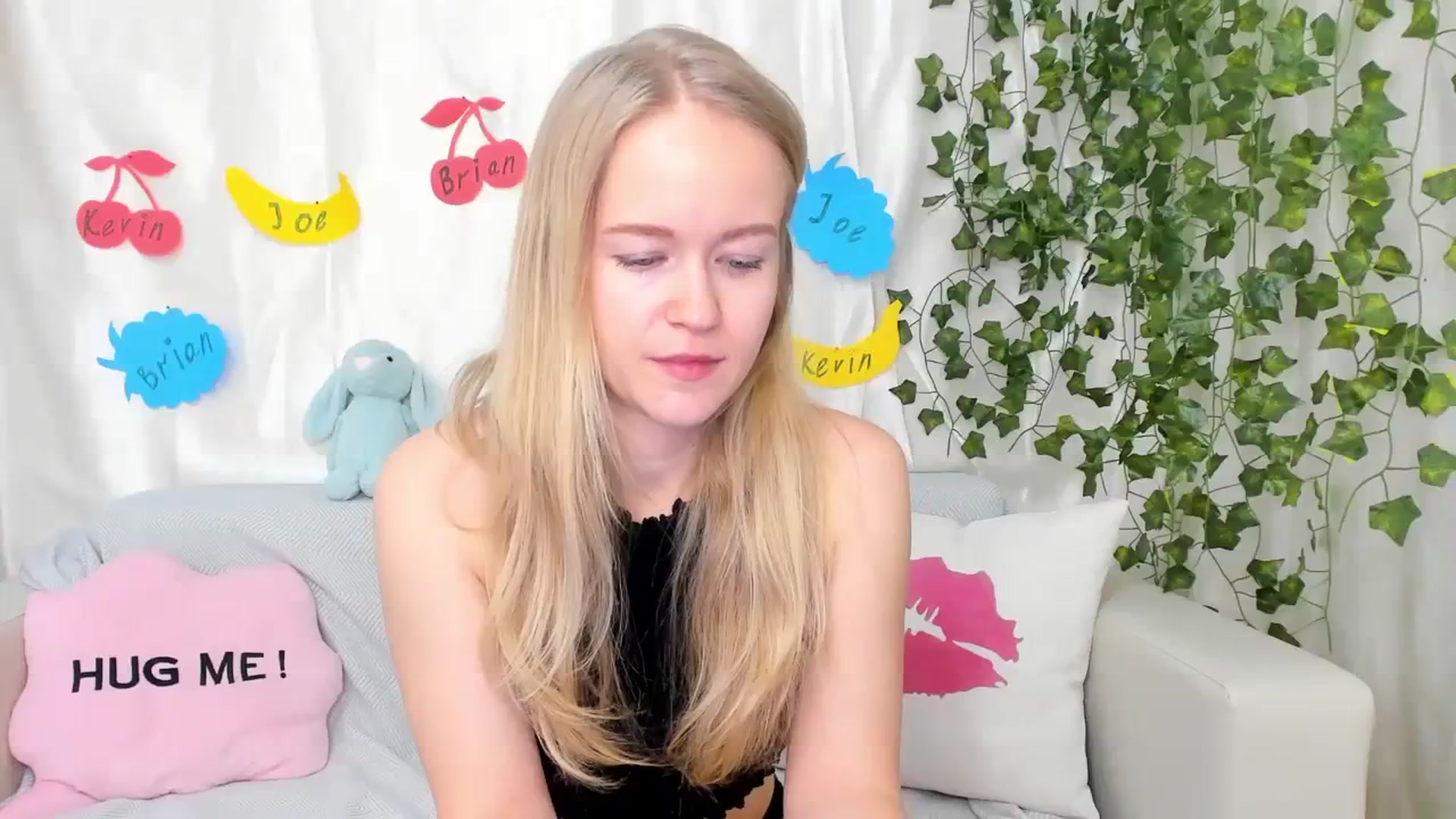 Gallery image thumbnail from Angel_Kristy's myfreecams stream on, 03/27/2024, 04:38 image 18 of 20