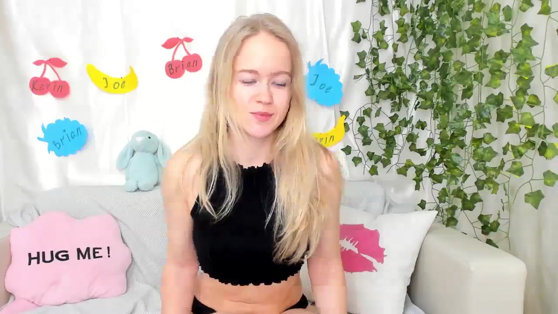Gallery image thumbnail from Angel_Kristy's myfreecams stream on, 03/27/2024, 04:38 image 14 of 20