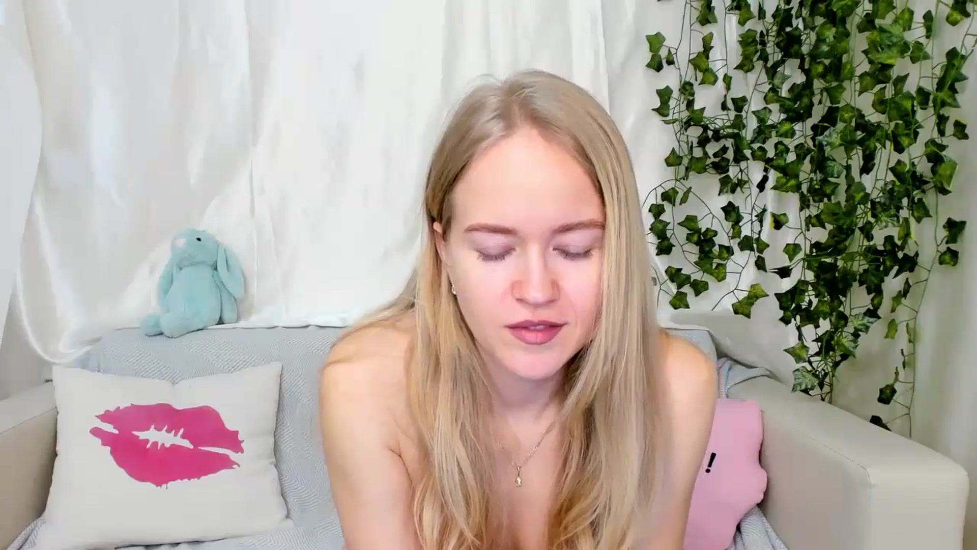 Gallery image thumbnail from Angel_Kristy's myfreecams stream on, 04/02/2024, 02:16 image 9 of 20
