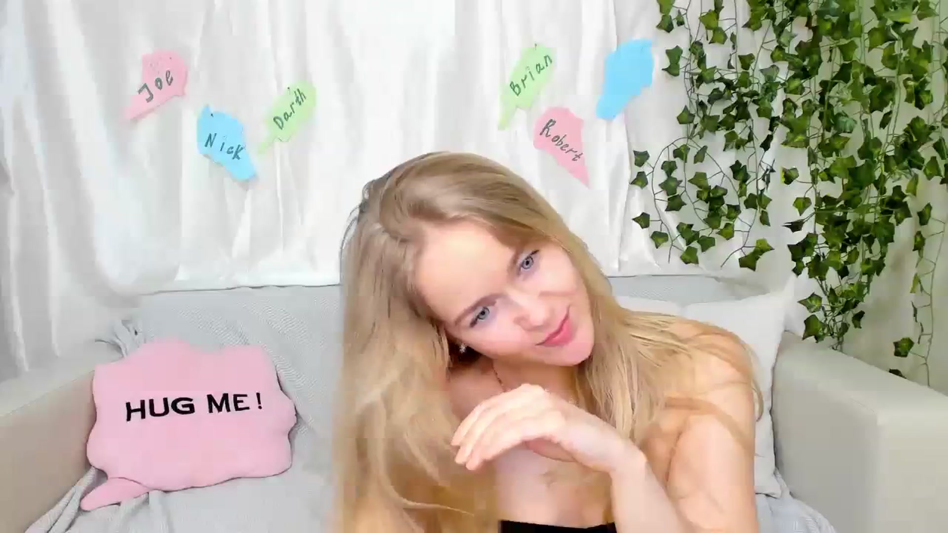 Gallery image thumbnail from Angel_Kristy's myfreecams stream on, 04/05/2024, 06:37 image 3 of 20