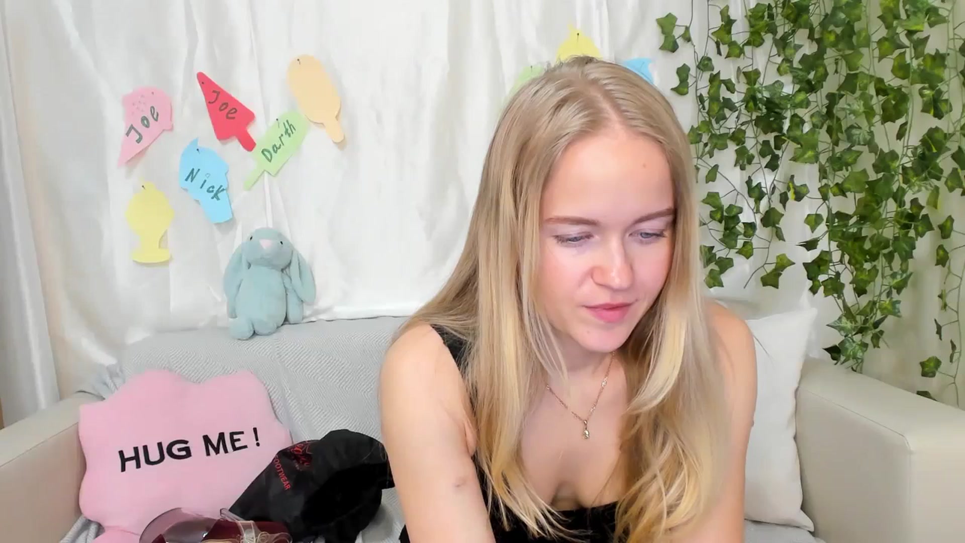 Gallery image thumbnail from Angel_Kristy's myfreecams stream on, 04/15/2024, 06:34 image 19 of 20