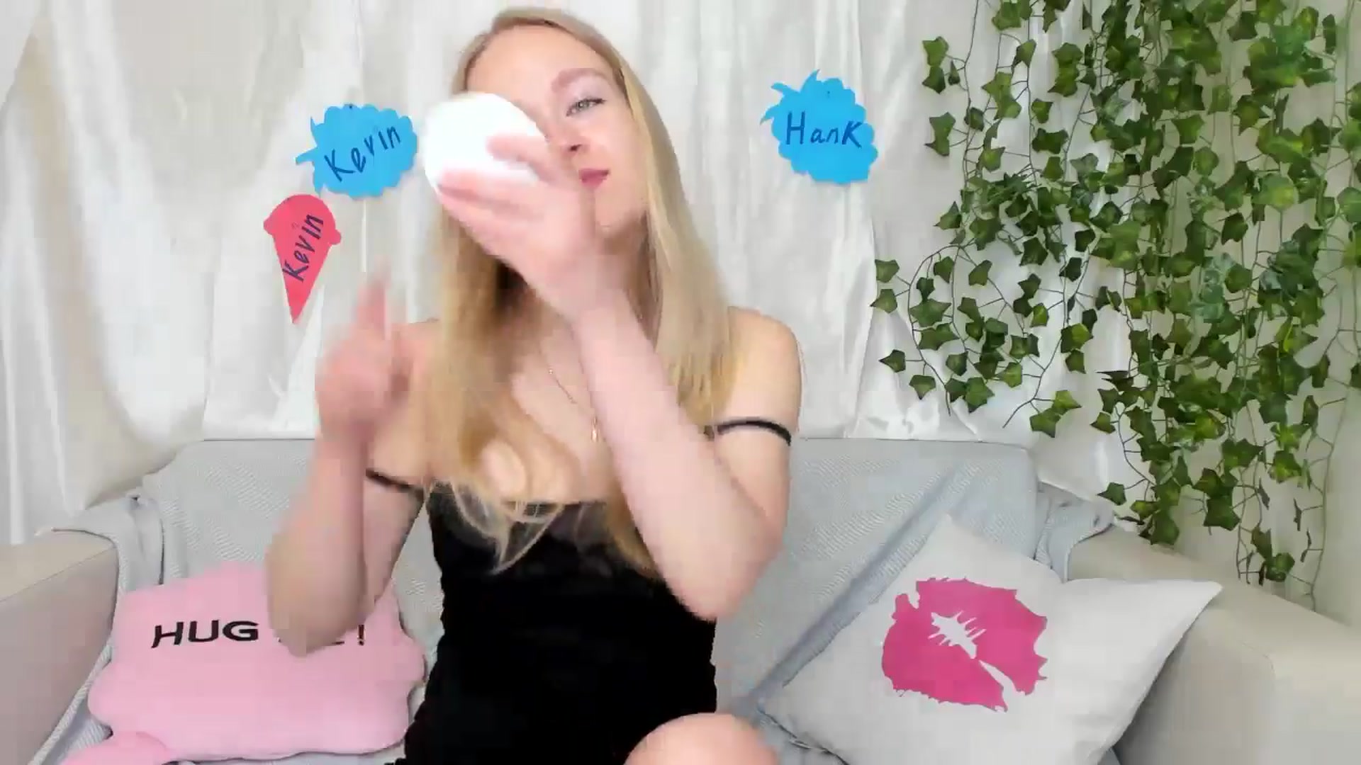 Gallery image thumbnail from Angel_Kristy's myfreecams stream on, 05/04/2024, 01:43 image 17 of 20