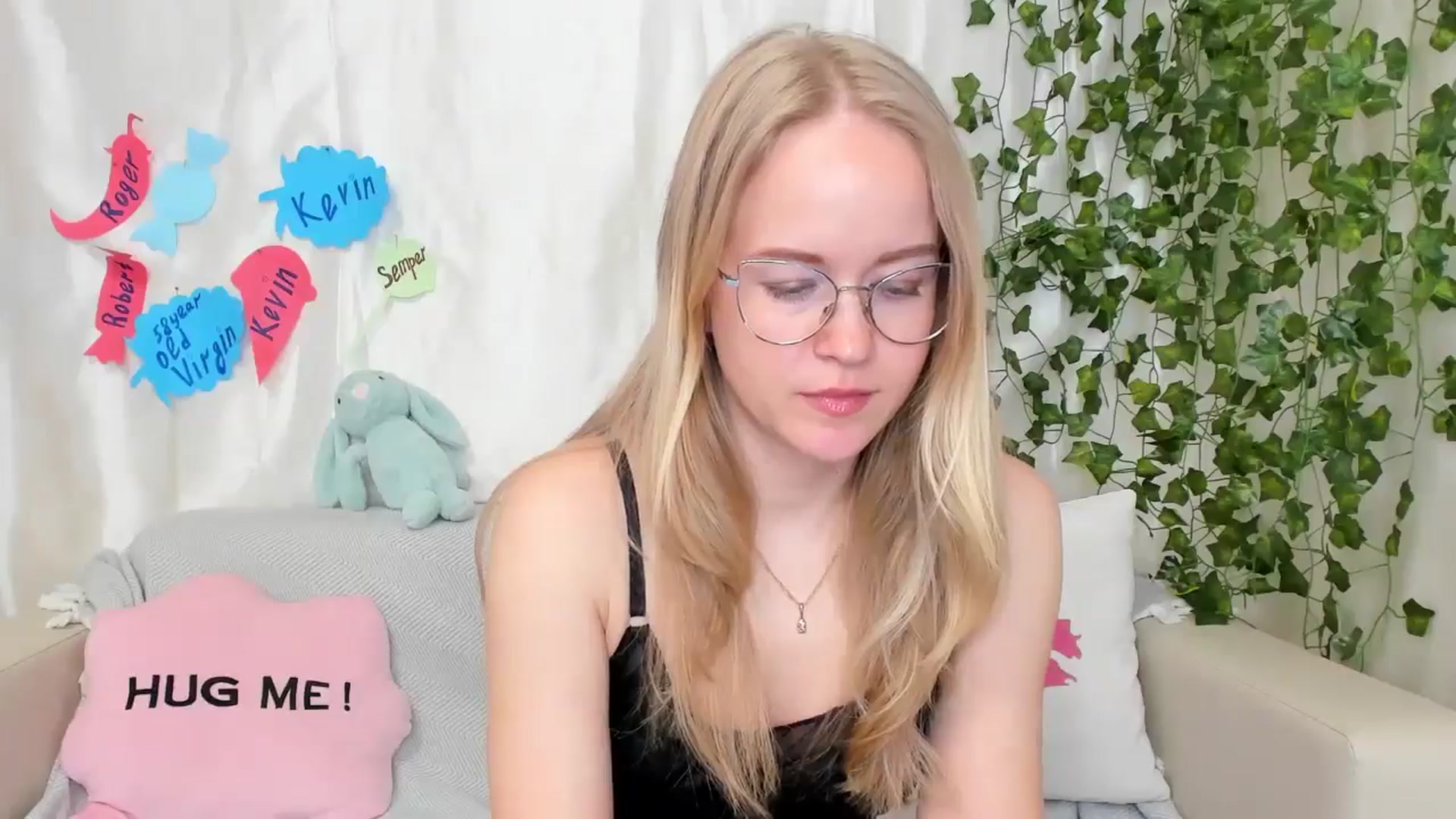 Gallery image thumbnail from Angel_Kristy's myfreecams stream on, 05/17/2024, 04:27 image 8 of 20