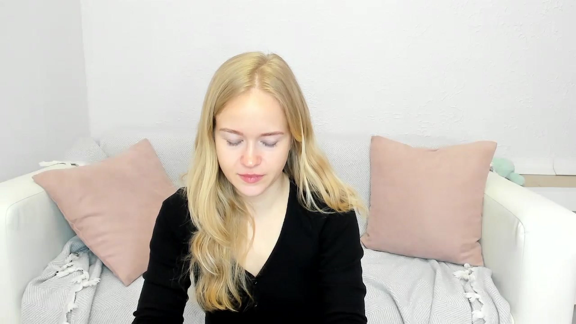 Gallery image thumbnail from Angel_Kristy's myfreecams stream on, 05/31/2024, 01:51 image 11 of 20