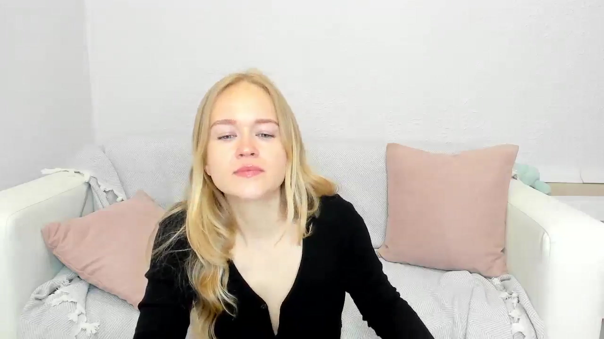 Gallery image thumbnail from Angel_Kristy's myfreecams stream on, 05/31/2024, 01:51 image 19 of 20