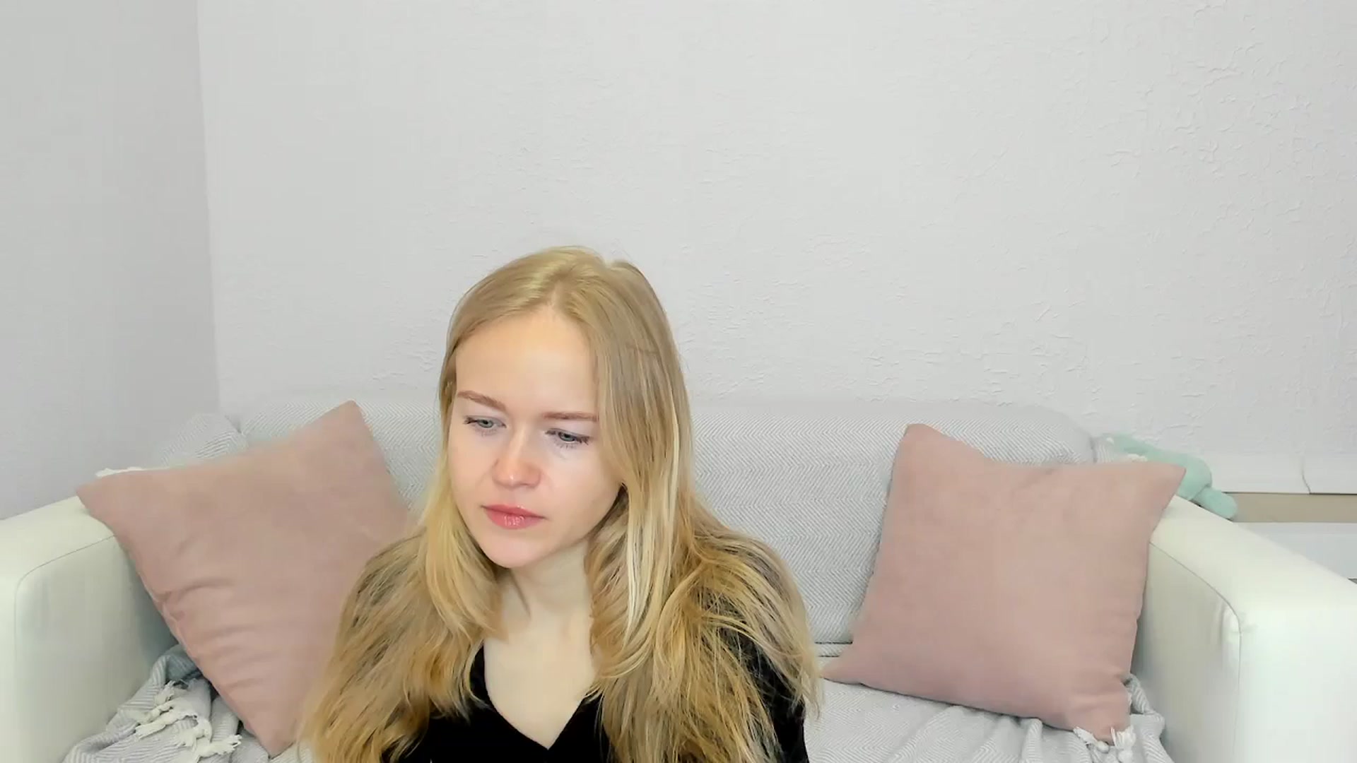 Gallery image thumbnail from Angel_Kristy's myfreecams stream on, 05/31/2024, 01:51 image 5 of 20