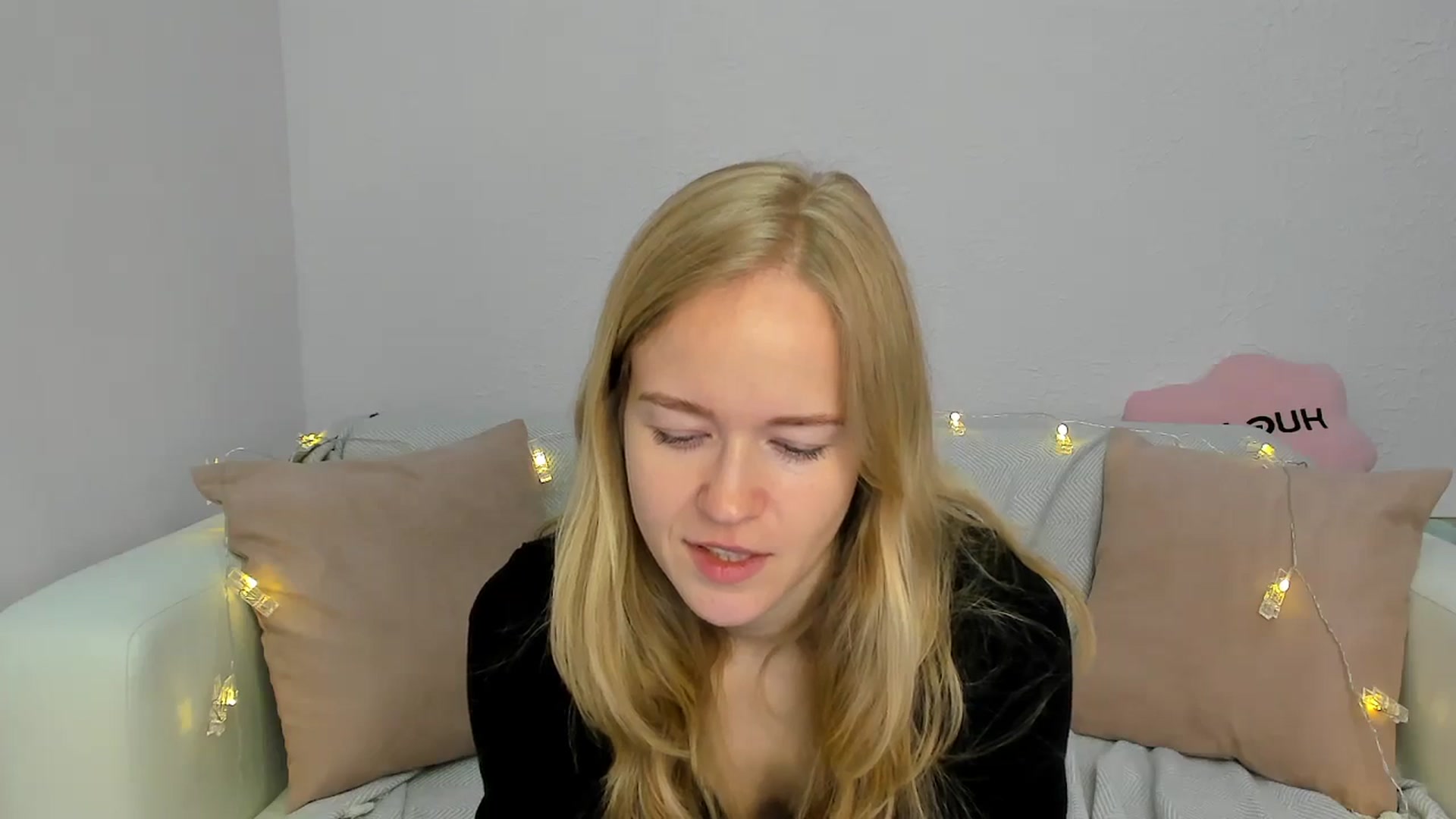 Gallery image thumbnail from Angel_Kristy's myfreecams stream on, 05/31/2024, 03:09 image 3 of 20
