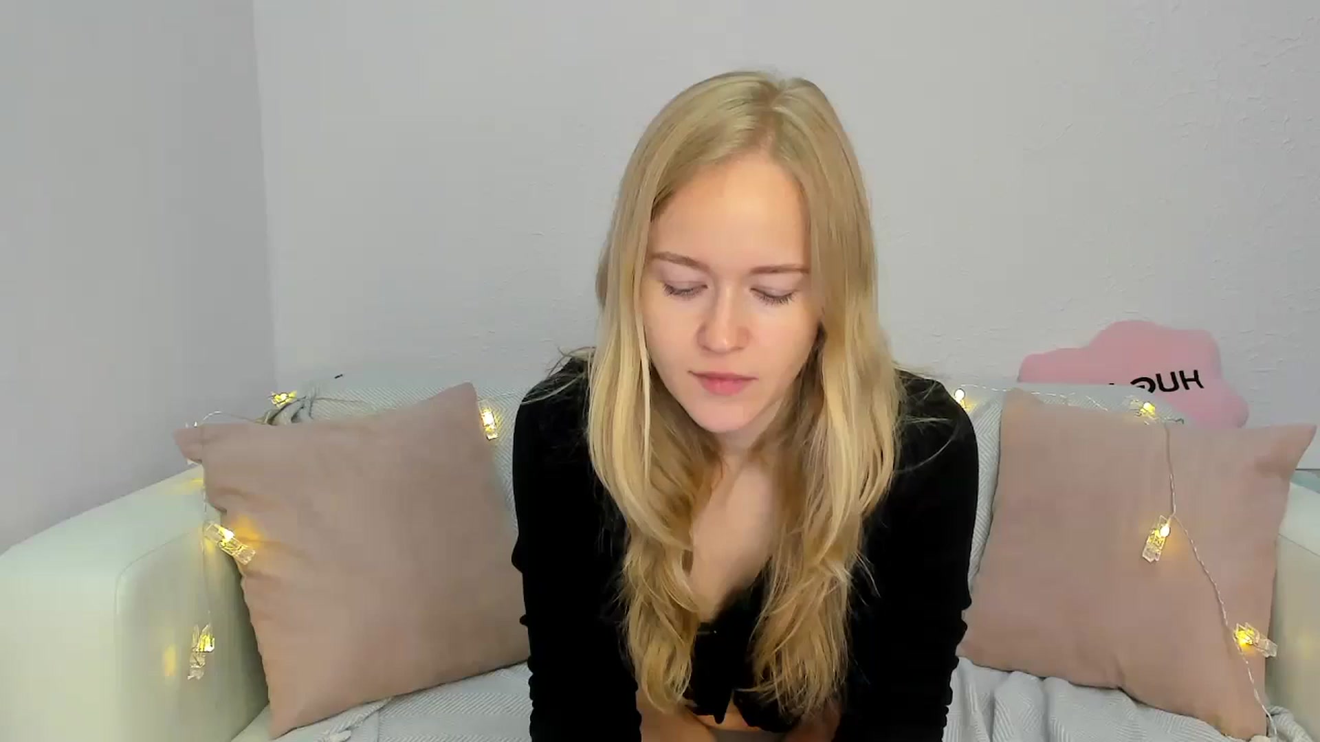 Gallery image thumbnail from Angel_Kristy's myfreecams stream on, 05/31/2024, 03:09 image 6 of 20