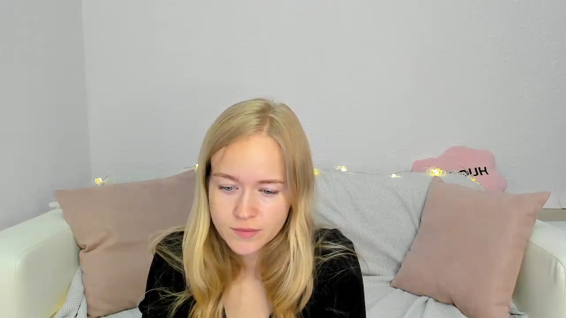 Gallery image thumbnail from Angel_Kristy's myfreecams stream on, 05/31/2024, 04:04 image 18 of 20