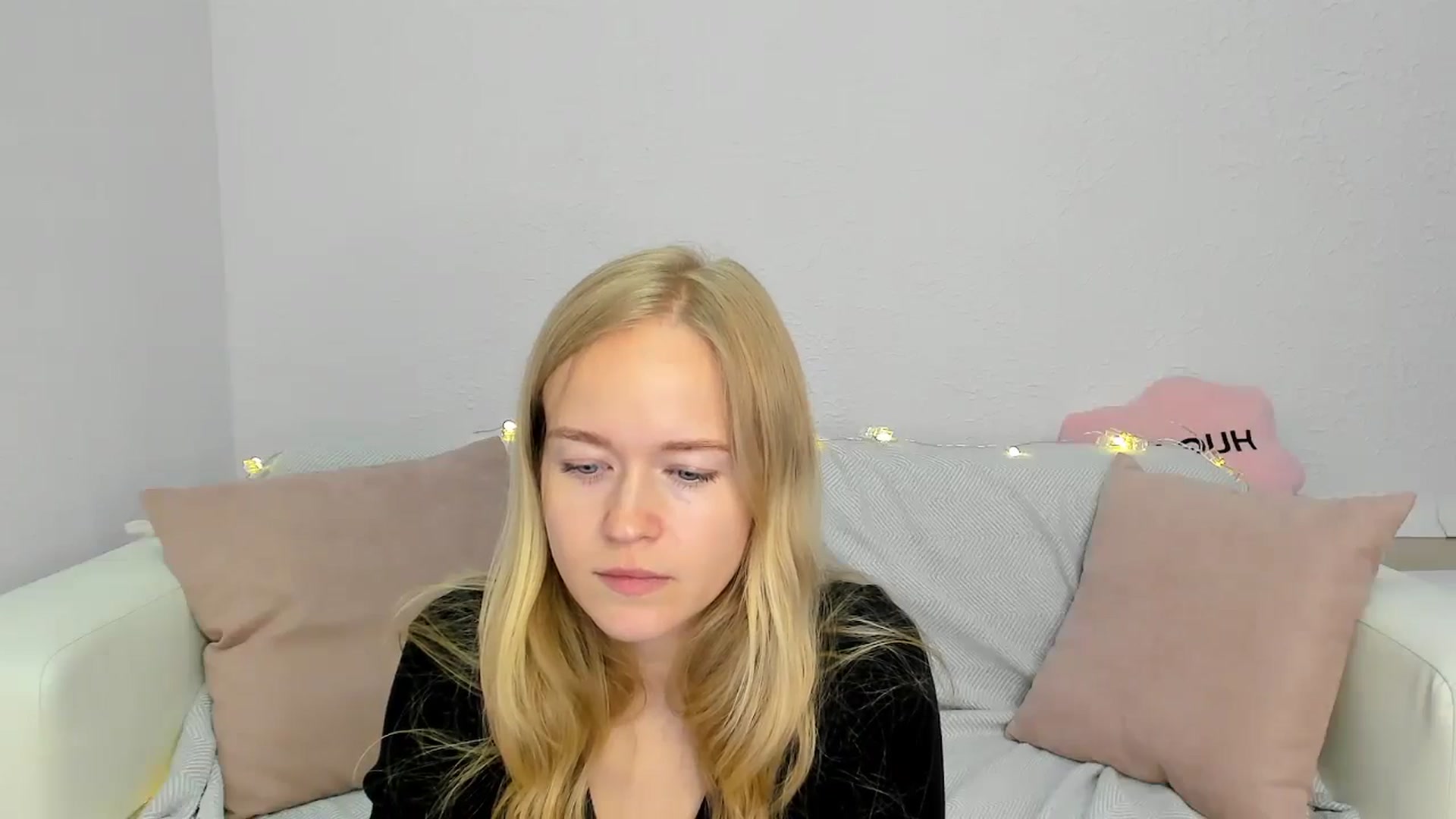 Gallery image thumbnail from Angel_Kristy's myfreecams stream on, 05/31/2024, 04:04 image 17 of 20