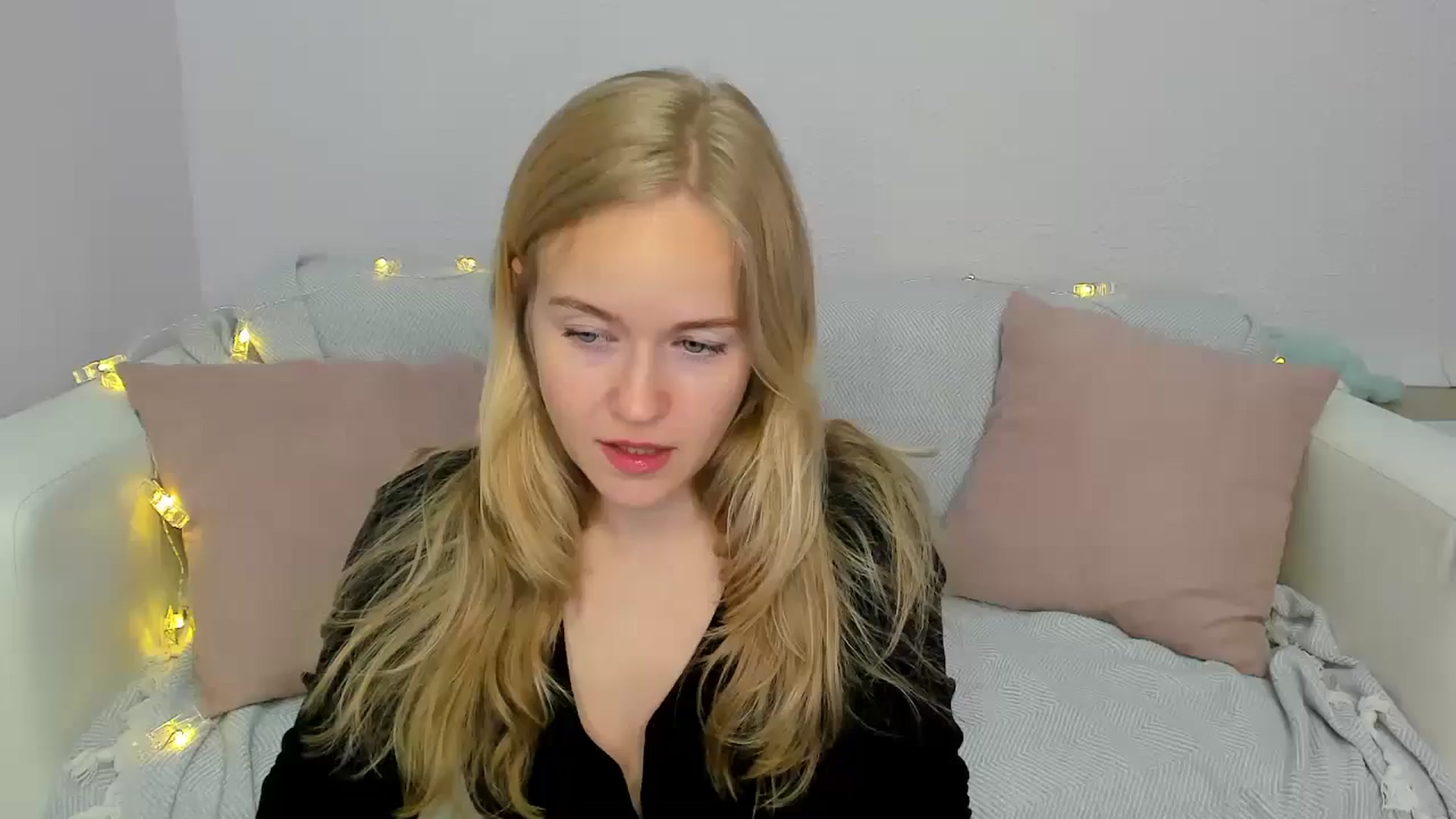 Gallery image thumbnail from Angel_Kristy's myfreecams stream on, 05/31/2024, 06:14 image 3 of 20