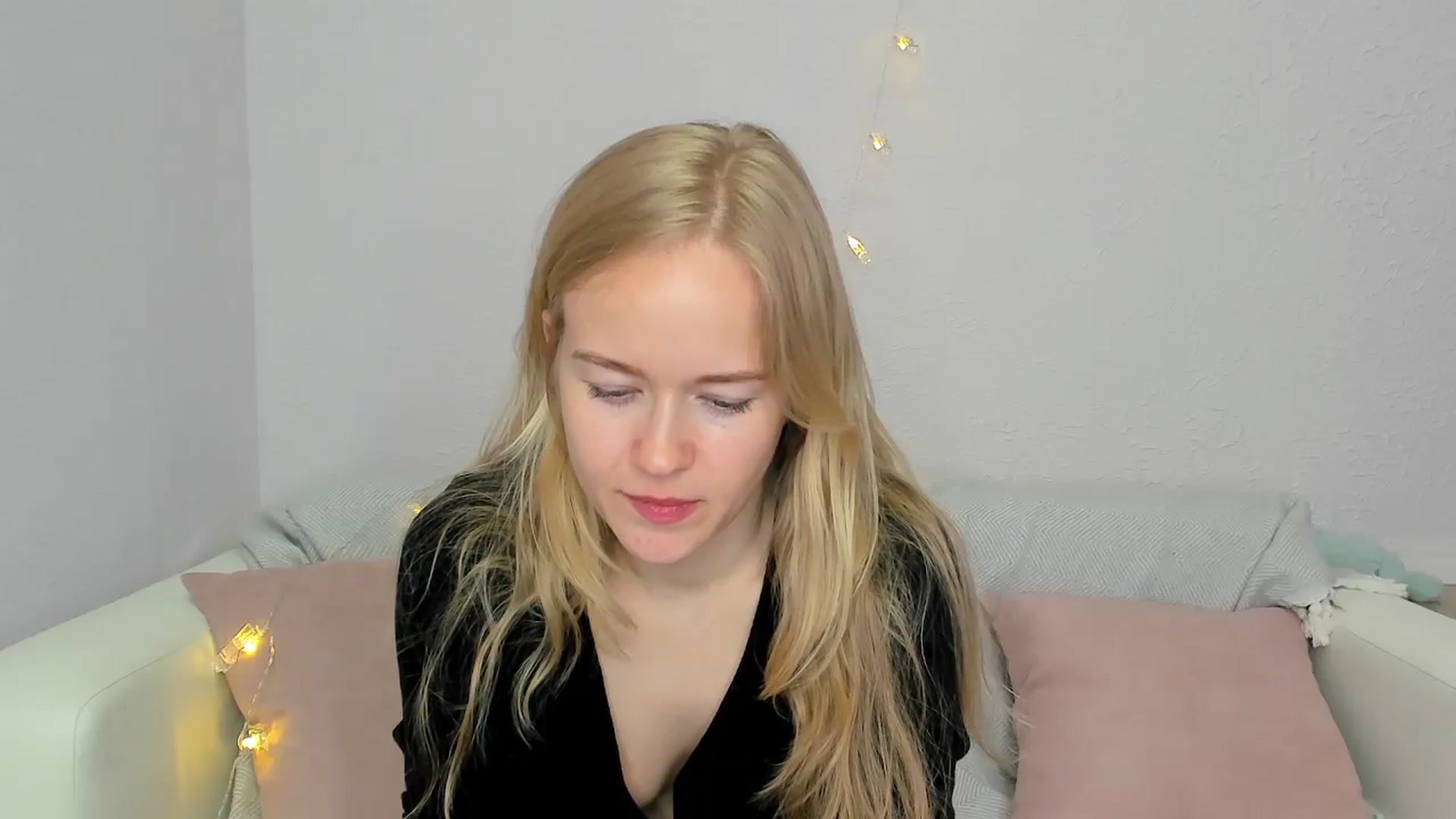 Gallery image thumbnail from Angel_Kristy's myfreecams stream on, 05/31/2024, 06:54 image 6 of 20
